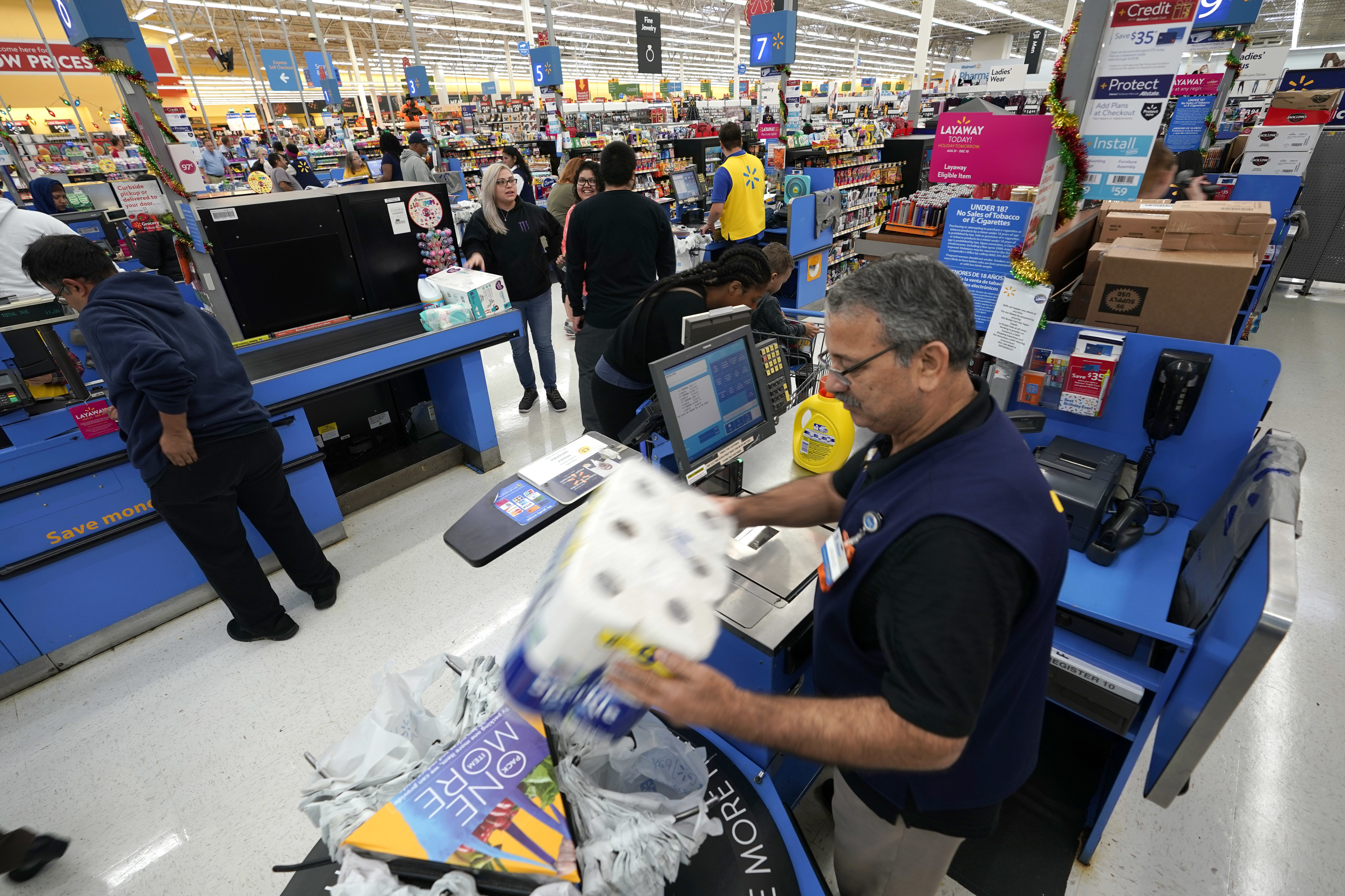 Walmart Employees Say They Re Preparing For Job Cuts As Retailer Rolls Out Its Great Workplace Program The Washington Post