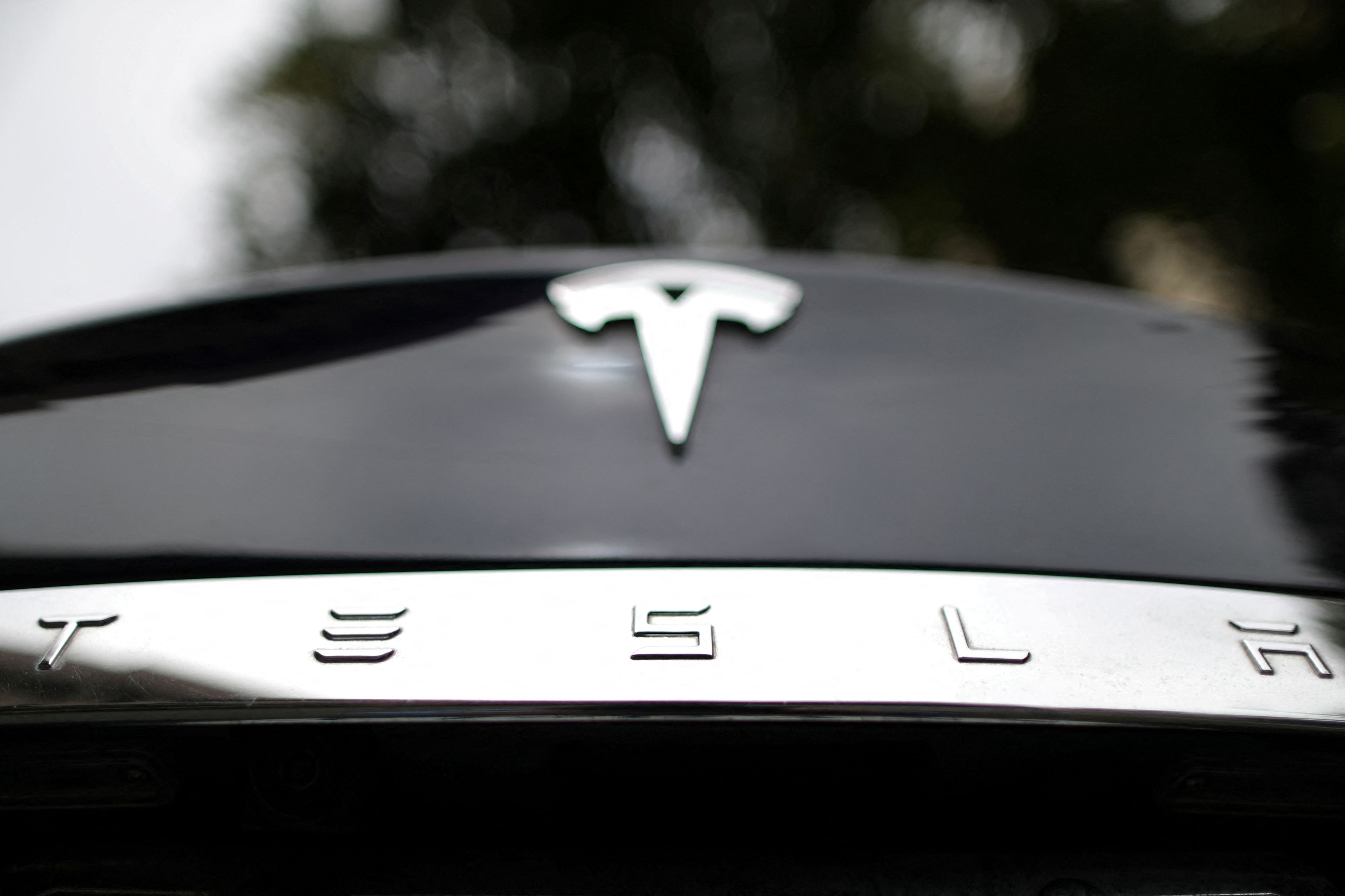 Tesla settles case over fatal 2018 crash of an Apple engineer - Vimarsana News