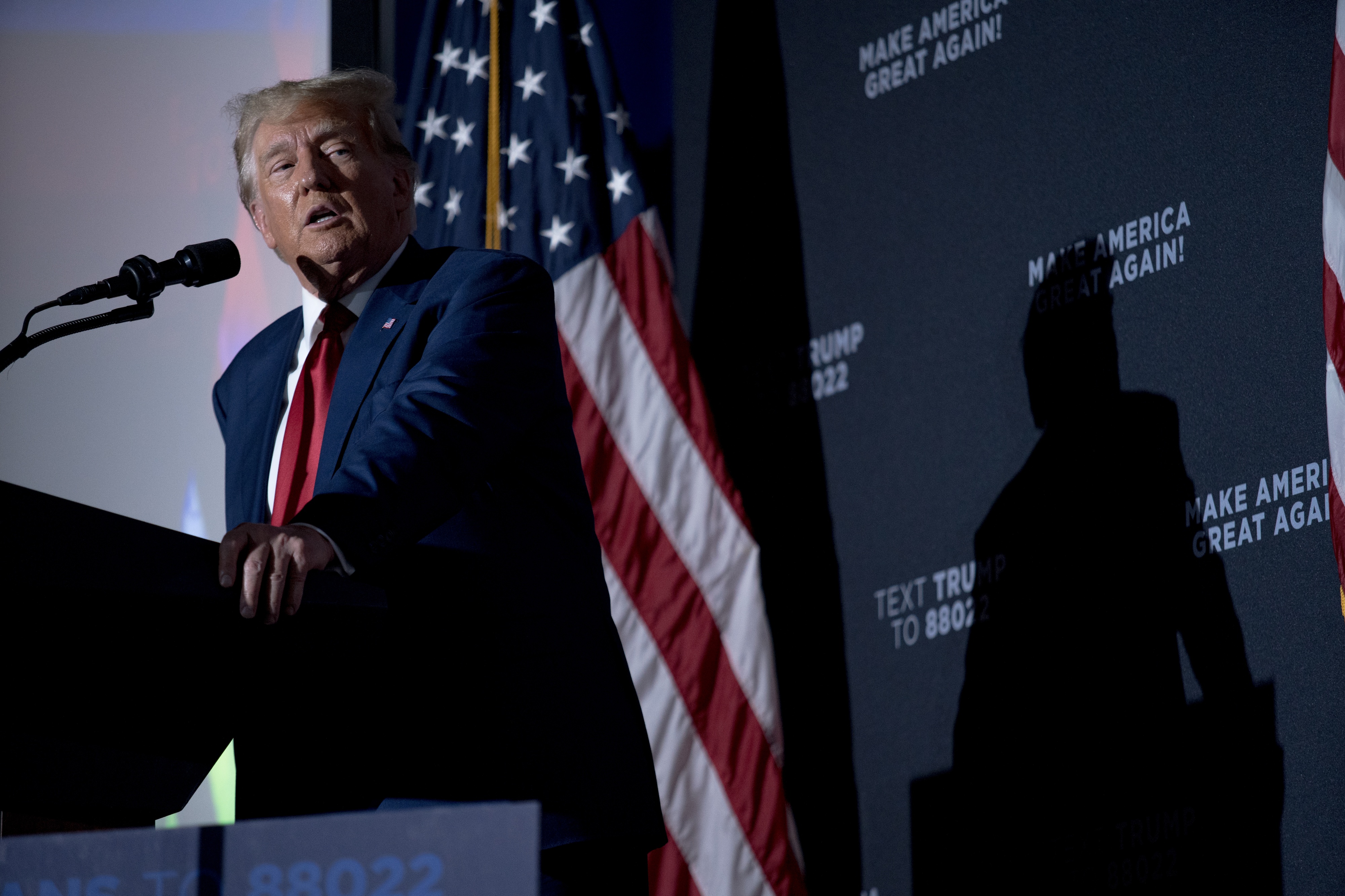 Judge to weigh protective order fight between Special Counsel, Trump lawyers - Vimarsana News