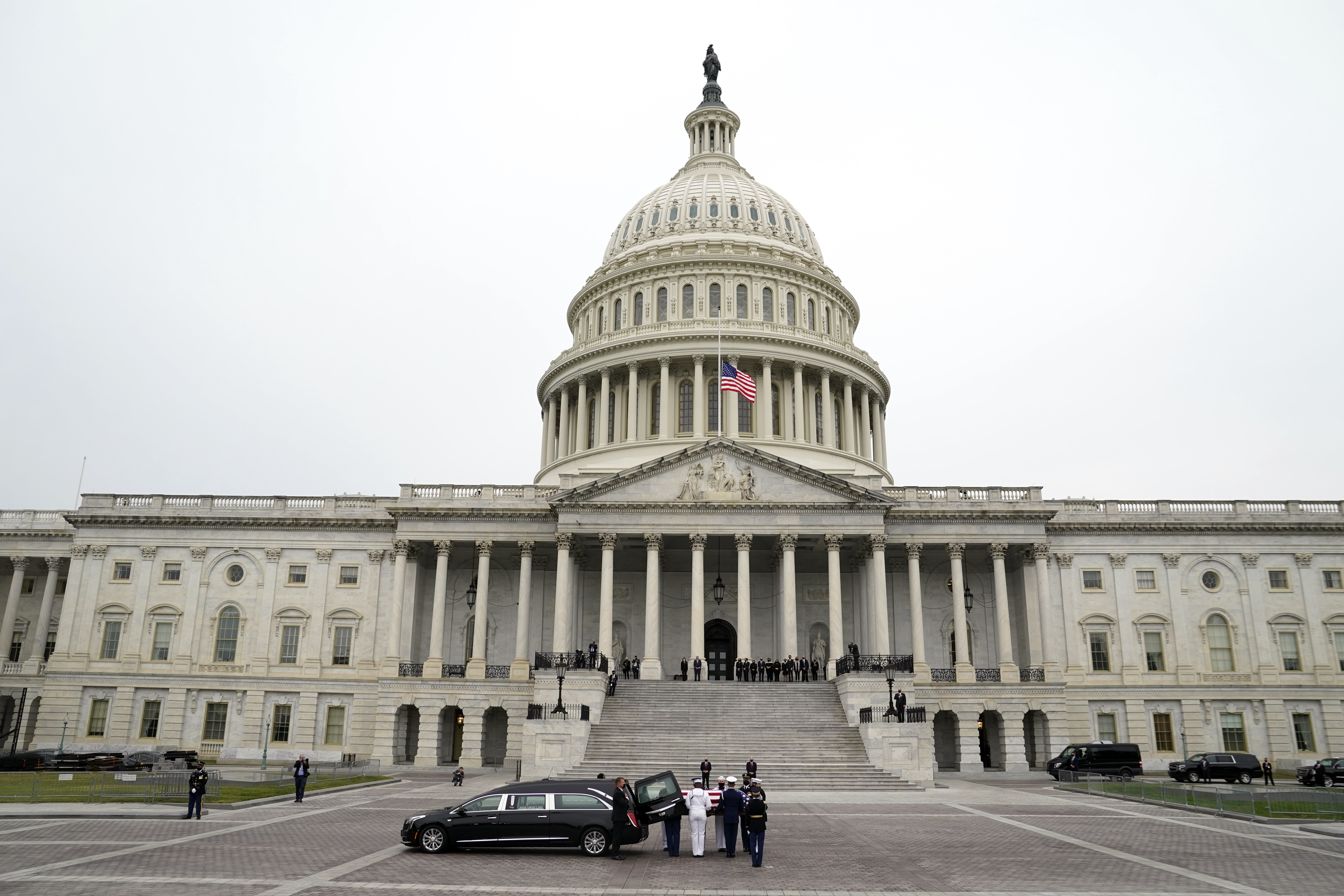 Biden To Pay Respects To Ginsburg While Trump Puts In Full Day On Campaign Trail The Washington Post