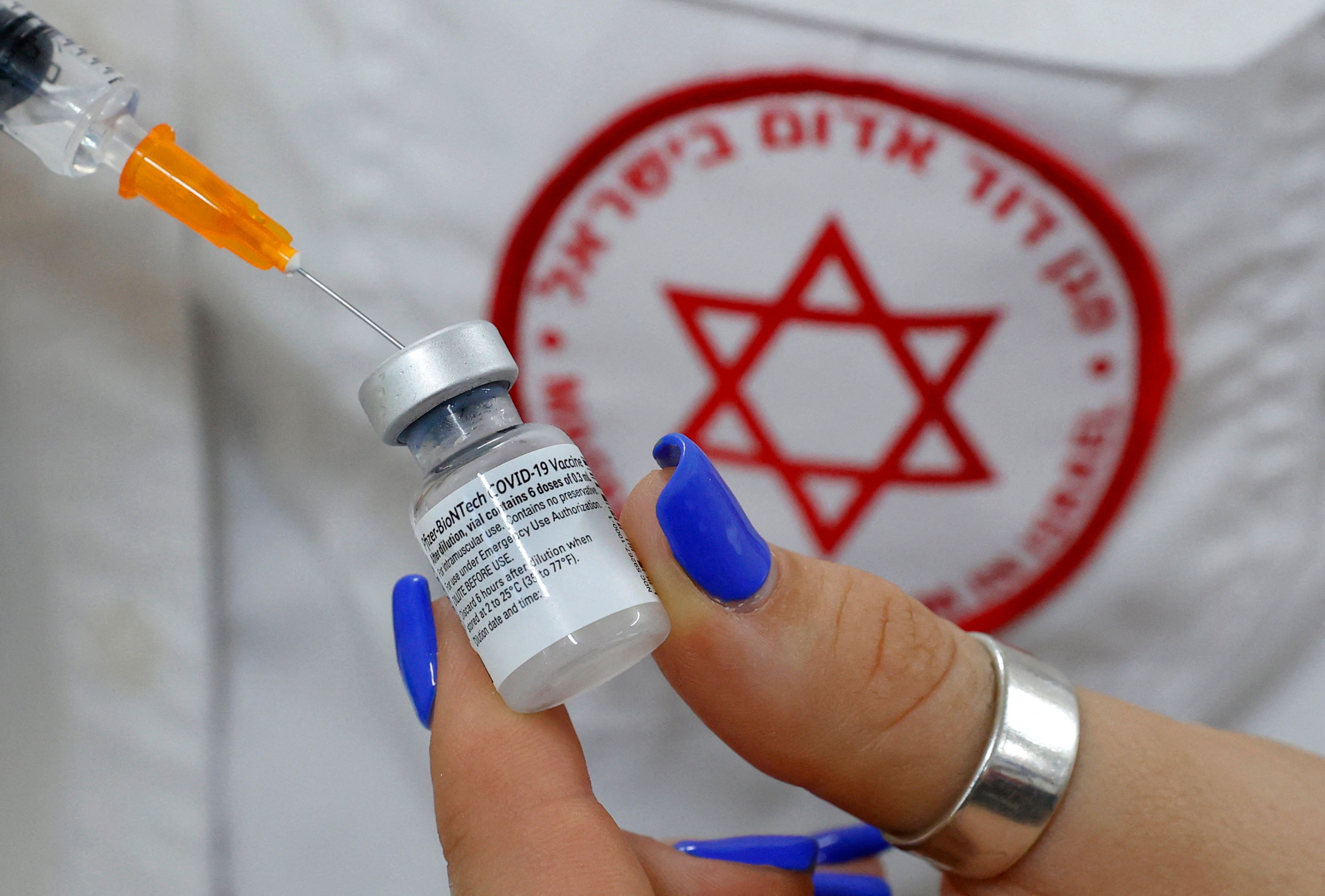 Israel Gives Third Shot Of Pfizer Vaccines To Immunocompromised Adults The Washington Post
