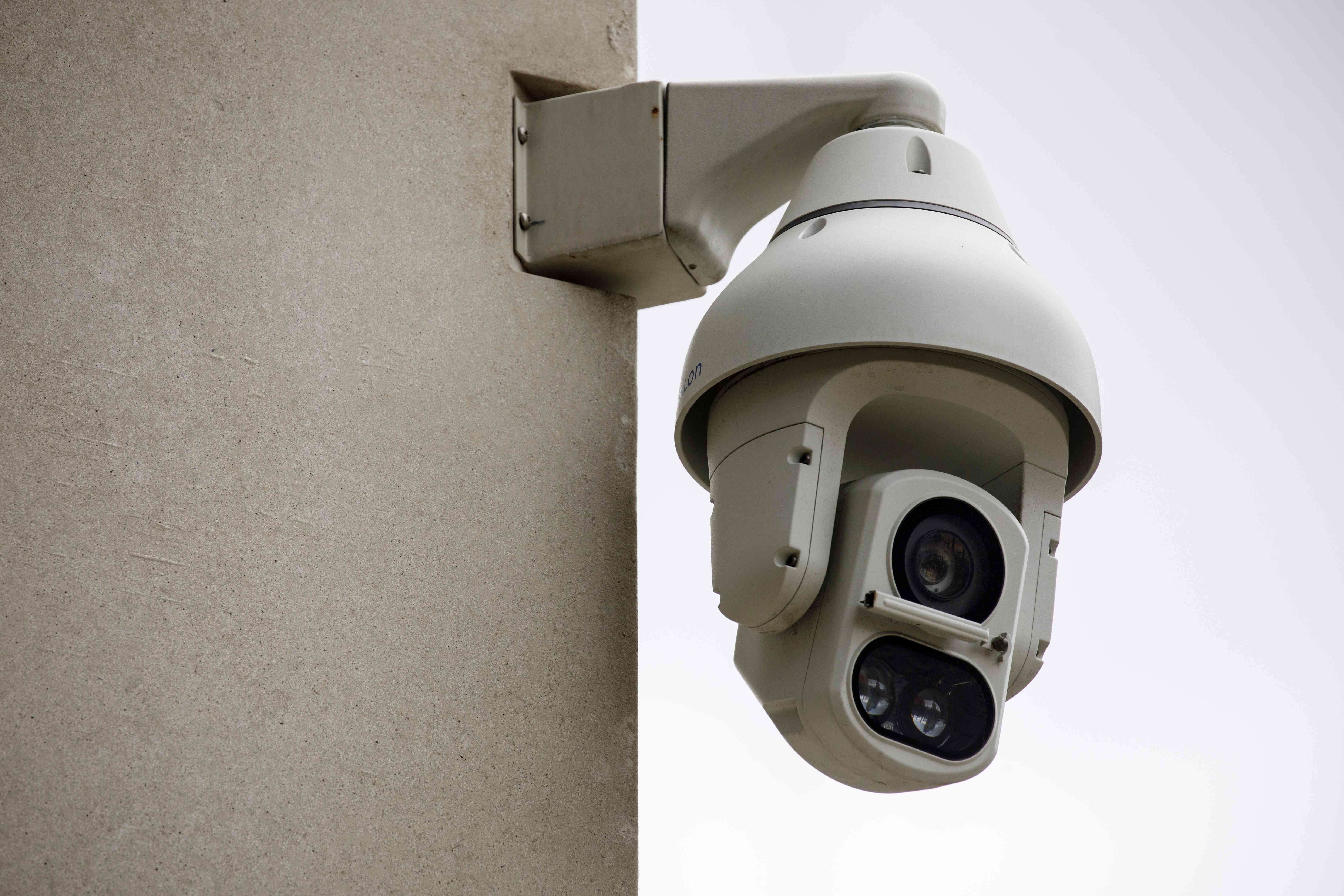 best outdoor security camera for apartment