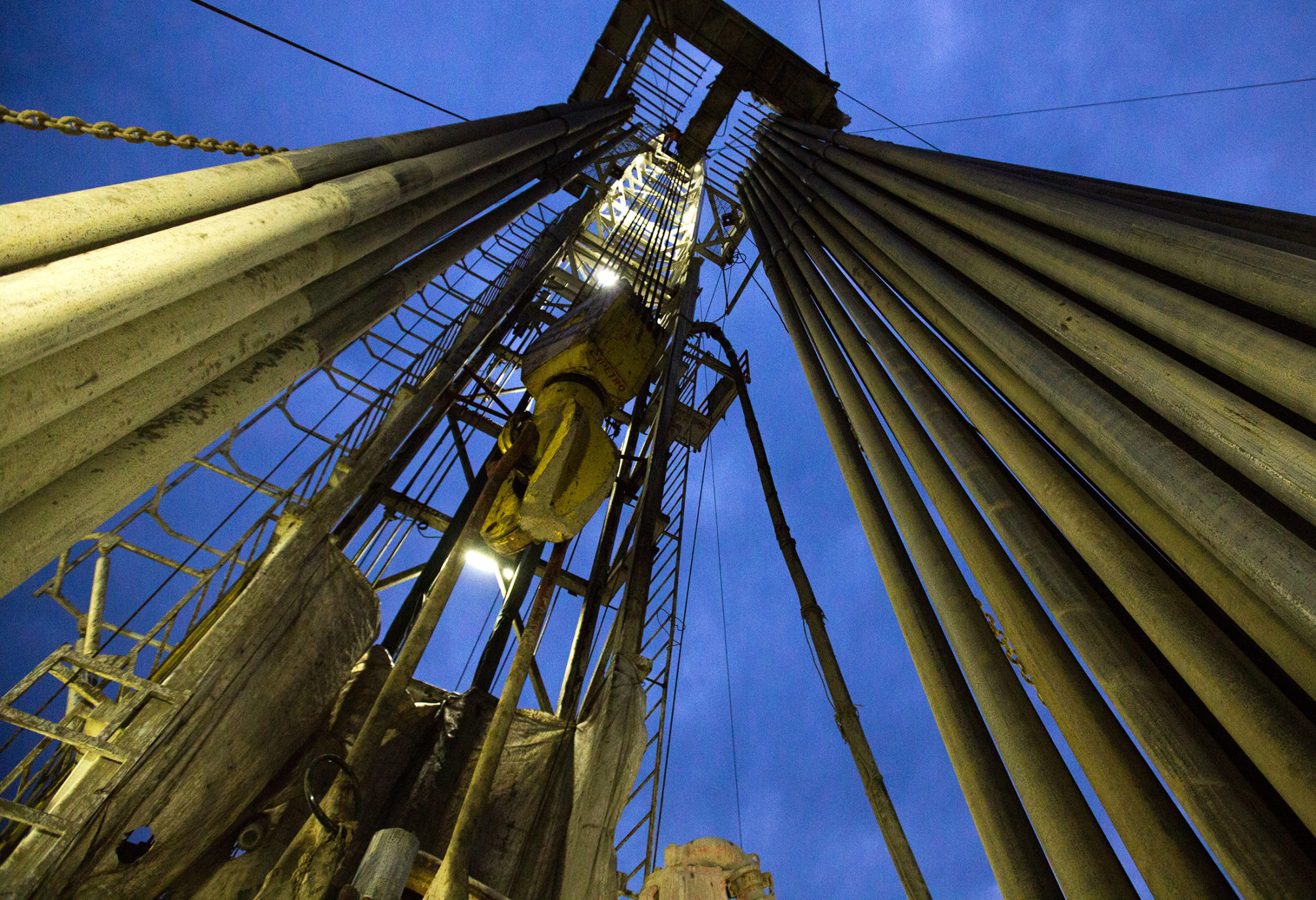 Saudi Arabia says oil output will return to pre-attack levels in weeks; crude prices plunge 6% 1 4QUNJIGZKQI6TINFCYVYVHE4UI