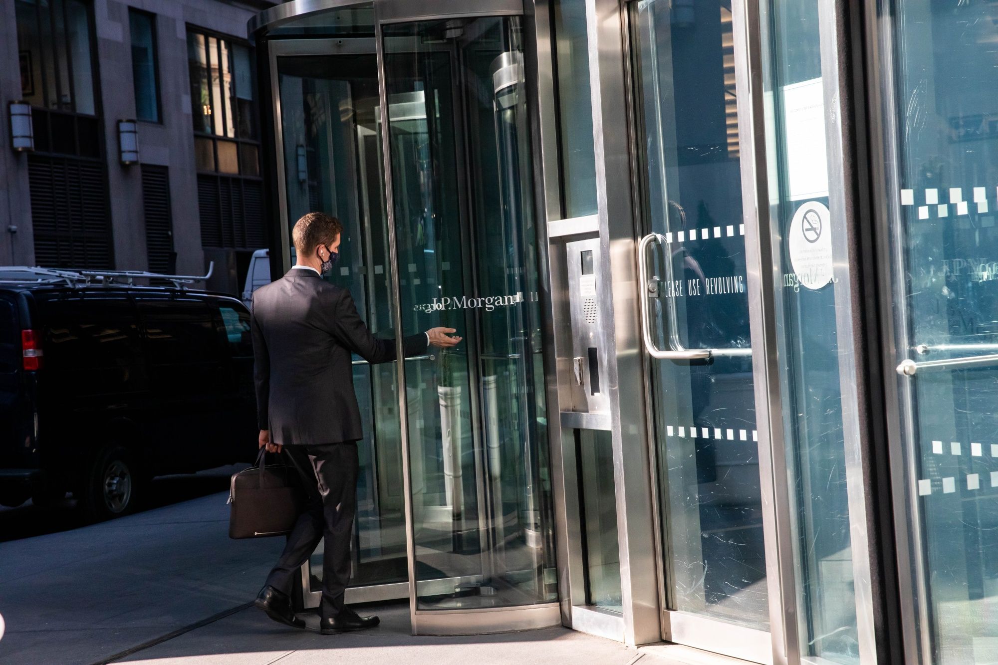 Opinion Businesses Could Sorely Use Guidance On Bringing Workers Back To The Office Where S The Cdc The Washington Post