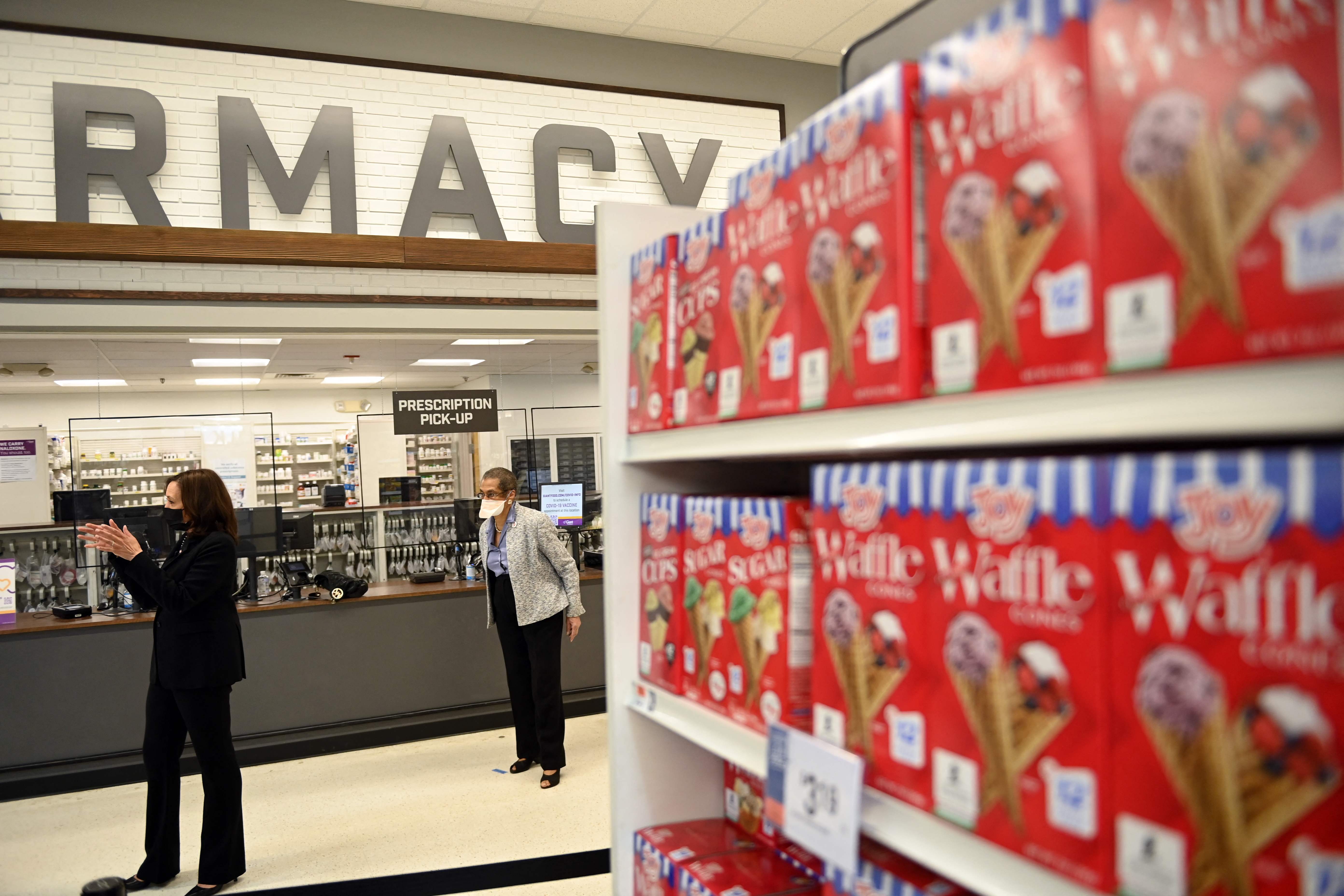 Dc Coronavirus Vaccine Registrations Freeze Up Vice President Kamala Harris Visits Dc Pharmacy - The Washington Post Dc Coronavirus Vaccine Registrations Freeze Up Vice President Kamala Harris Visits Dc Pharmacy - The Washington Post