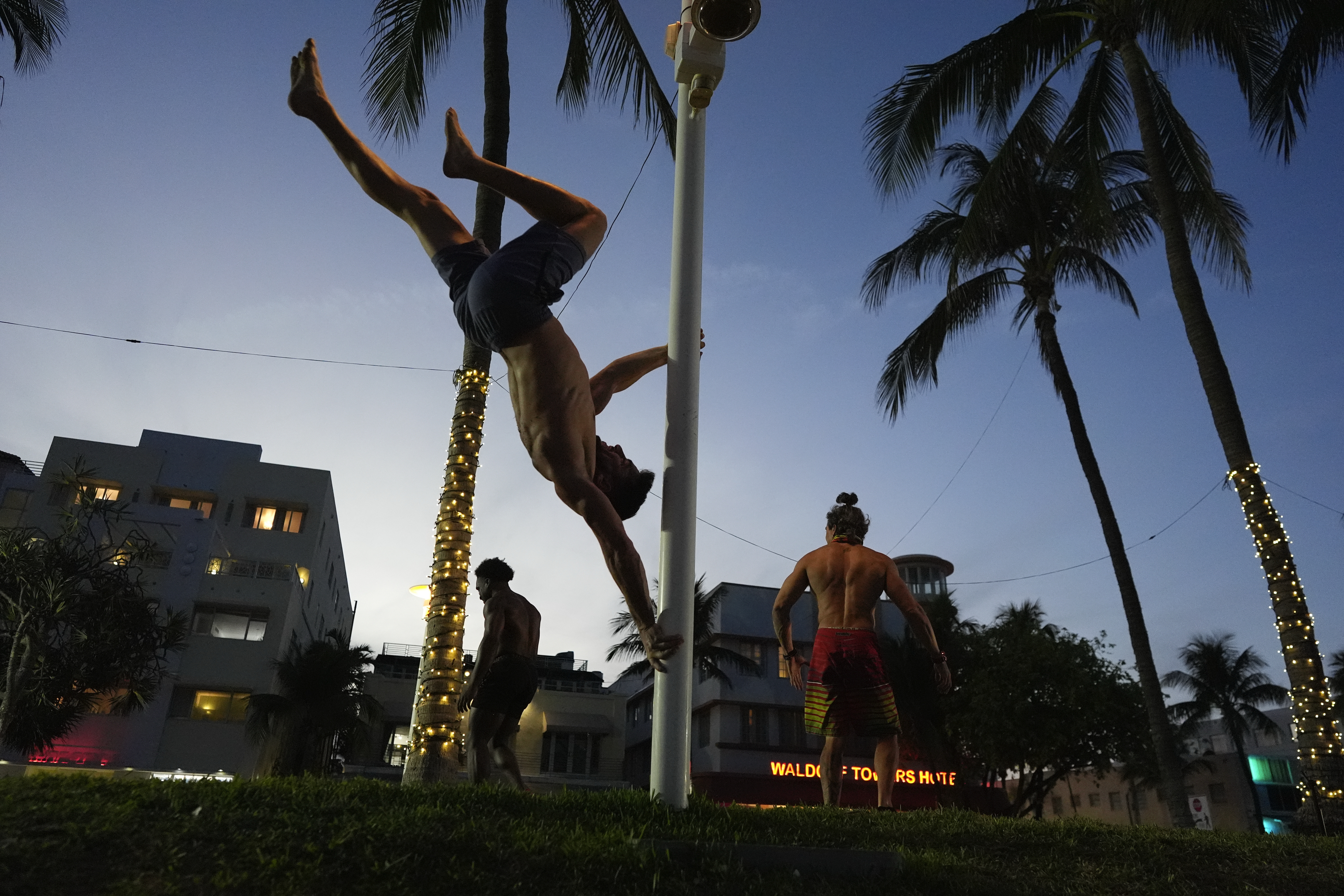 (Rebecca Blackwell/AP)