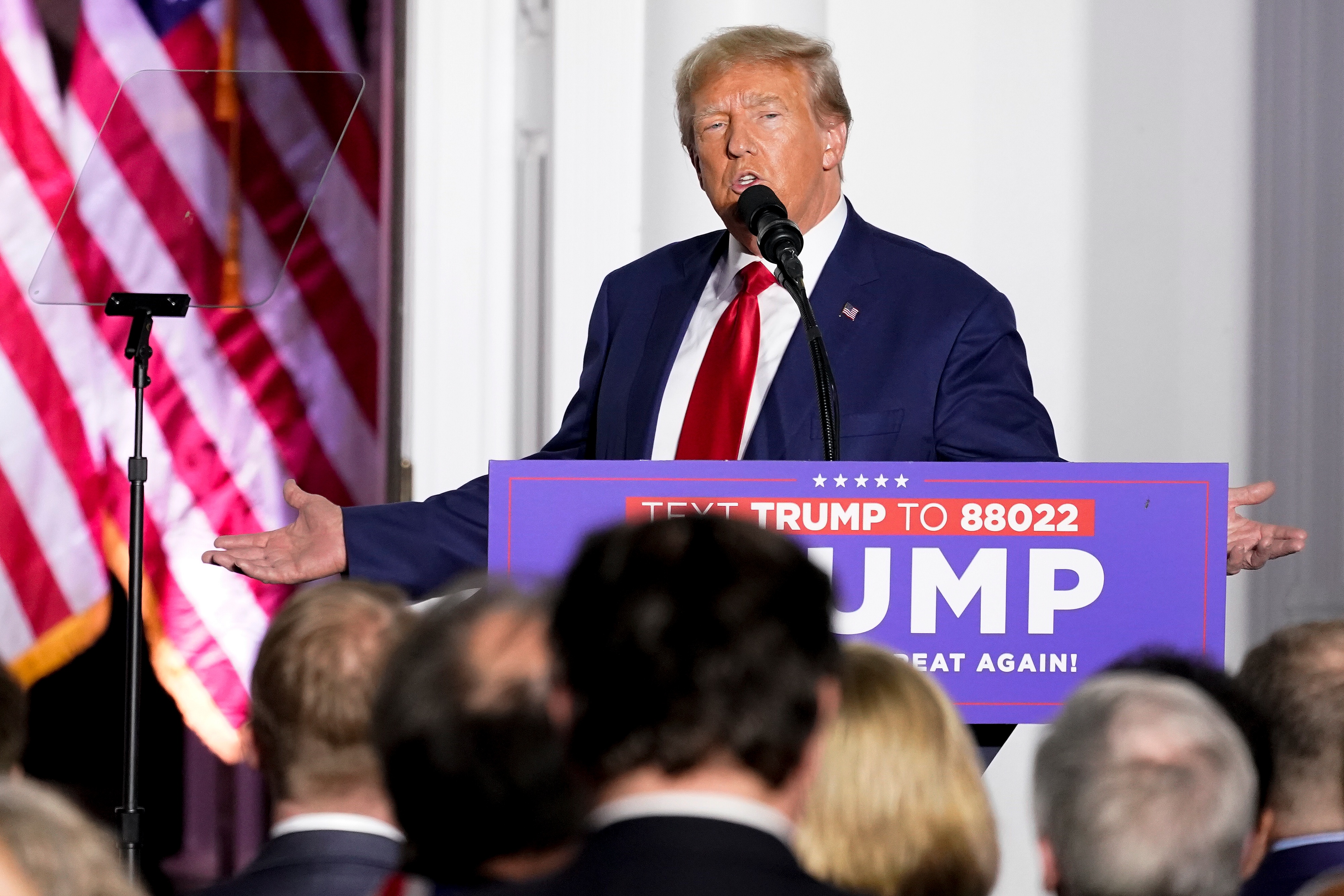 Trump falsely compares Hillary Clinton's emails to his document hoard - Vimarsana News