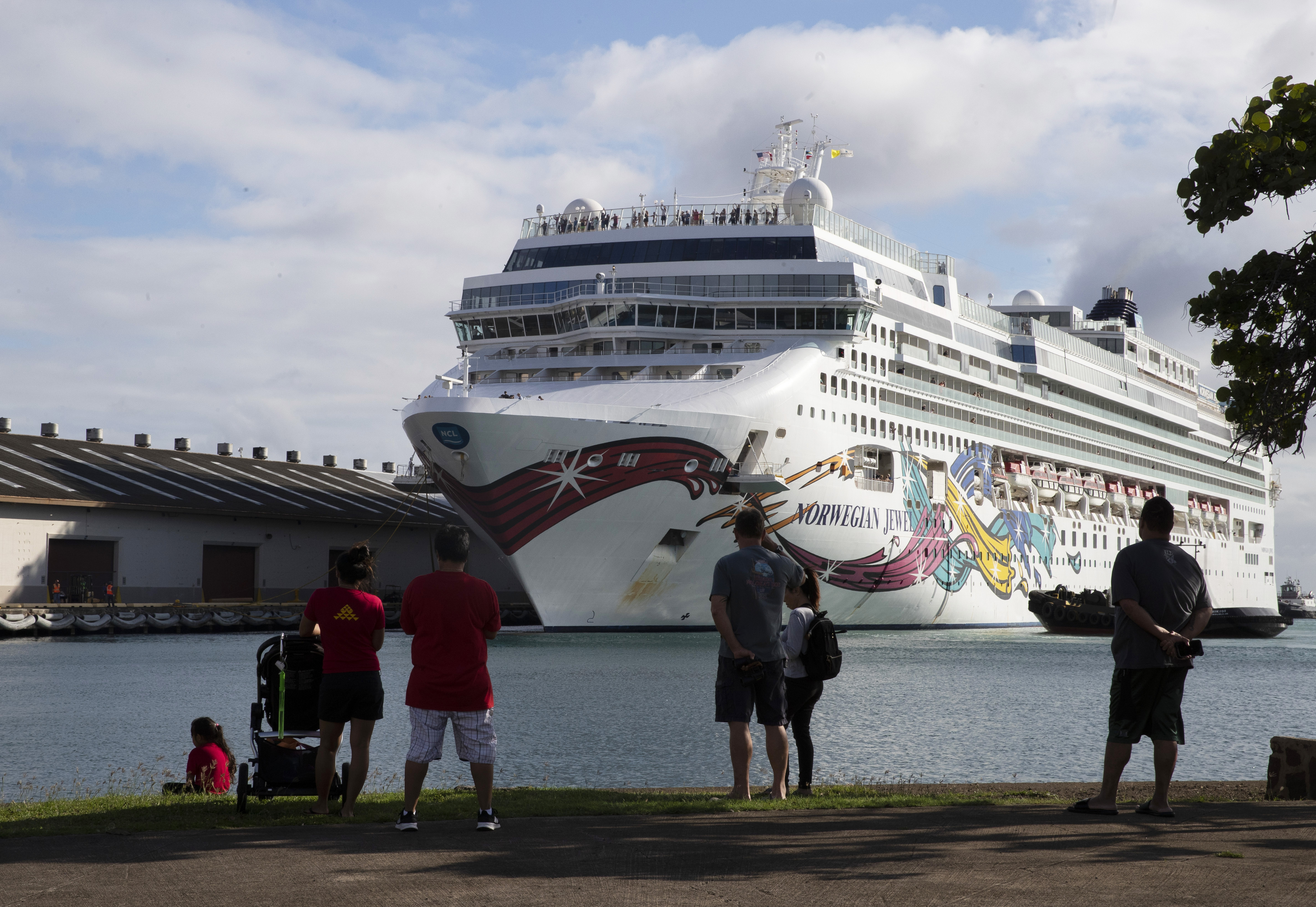 Norwegian Jewel Passengers Are Finally Leaving The Once Stranded Cruise Ship The Washington Post