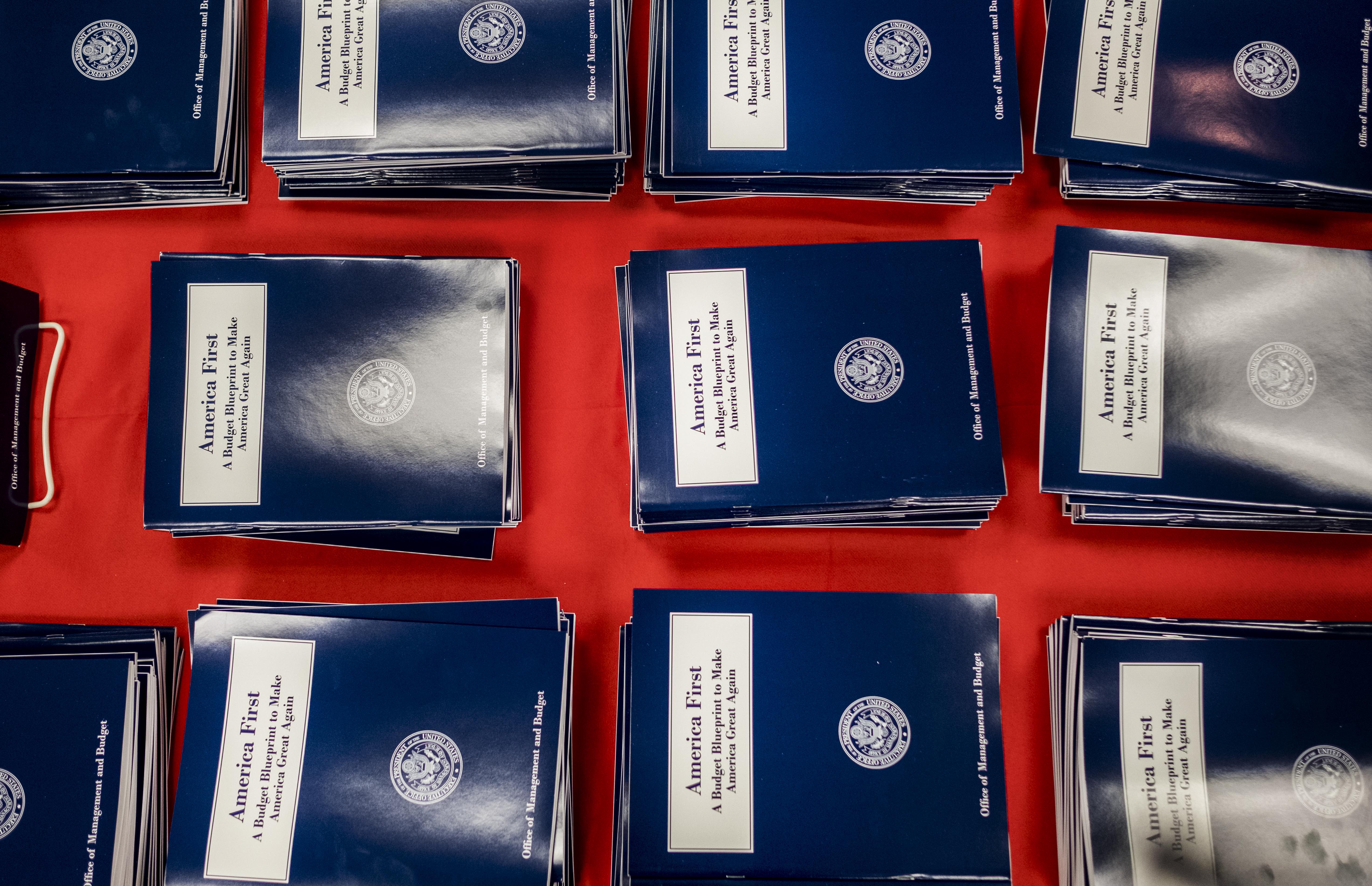 Federal employee salaries lag by average of 31 percent, pay group reports -  The Washington Post