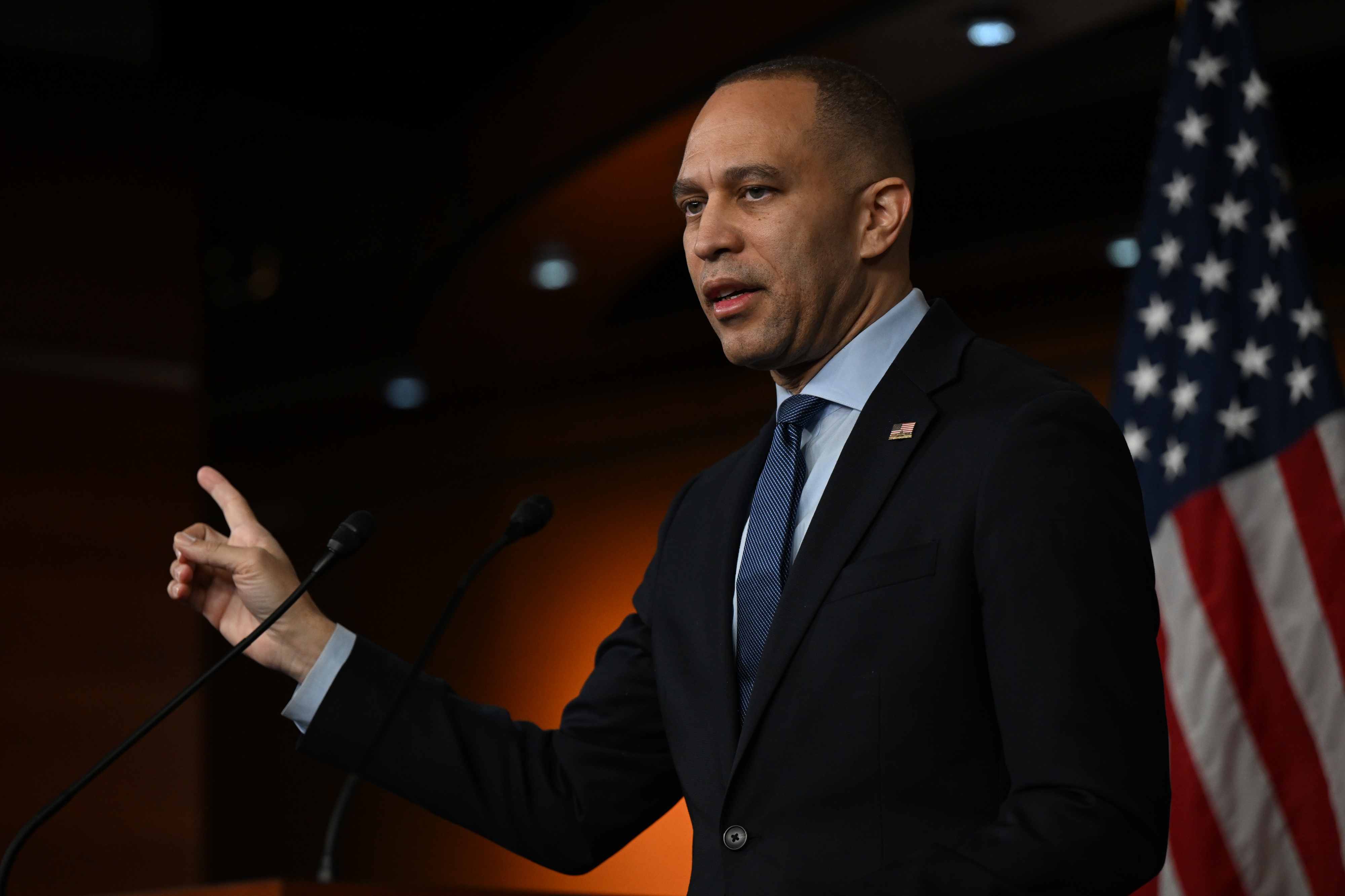 New congressional map adopted in N.Y, a state central to deciding control of House - Vimarsana News