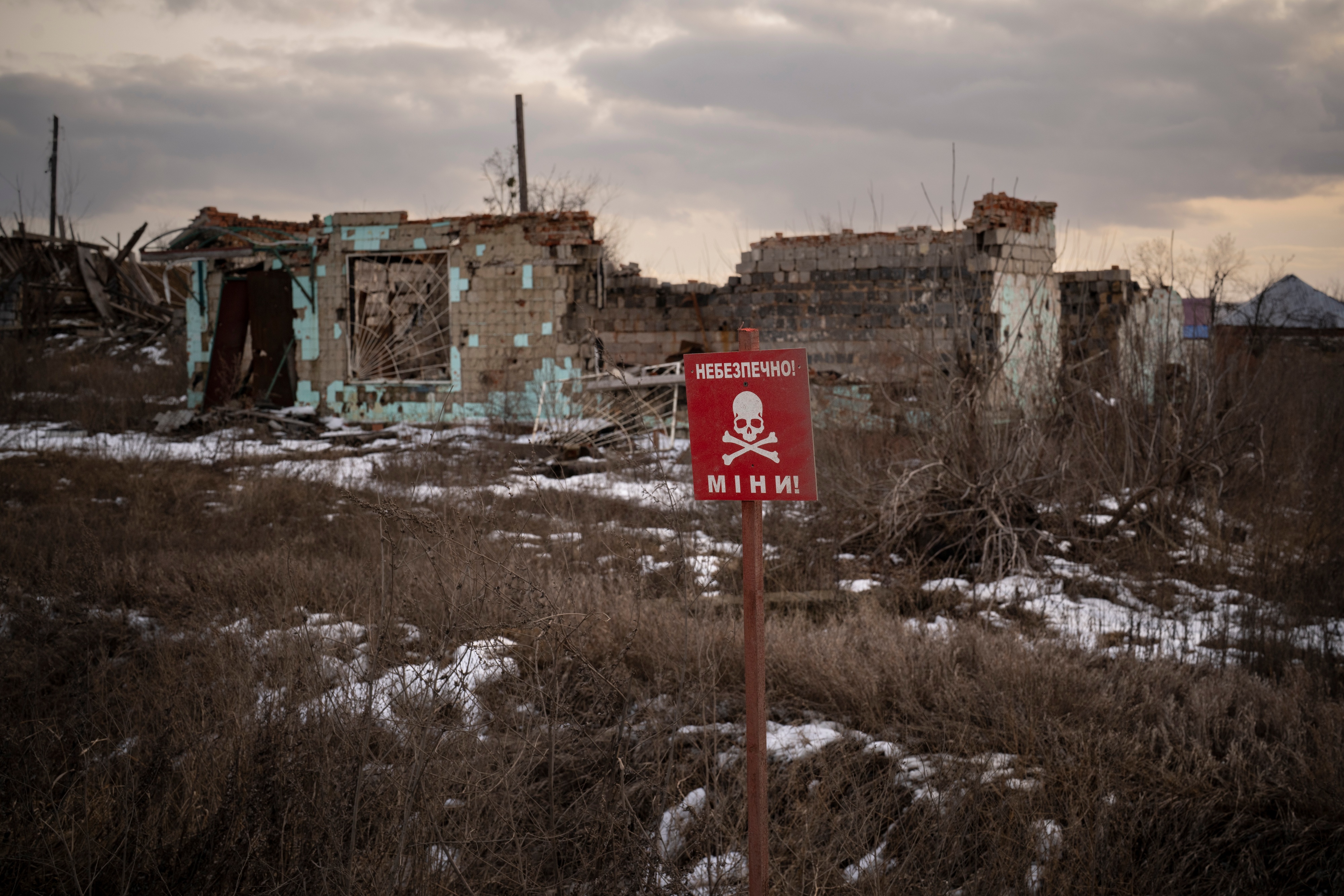 Evidence mounts for use of banned mines by Ukrainian forces, Human Rights Watch says - Vimarsana News