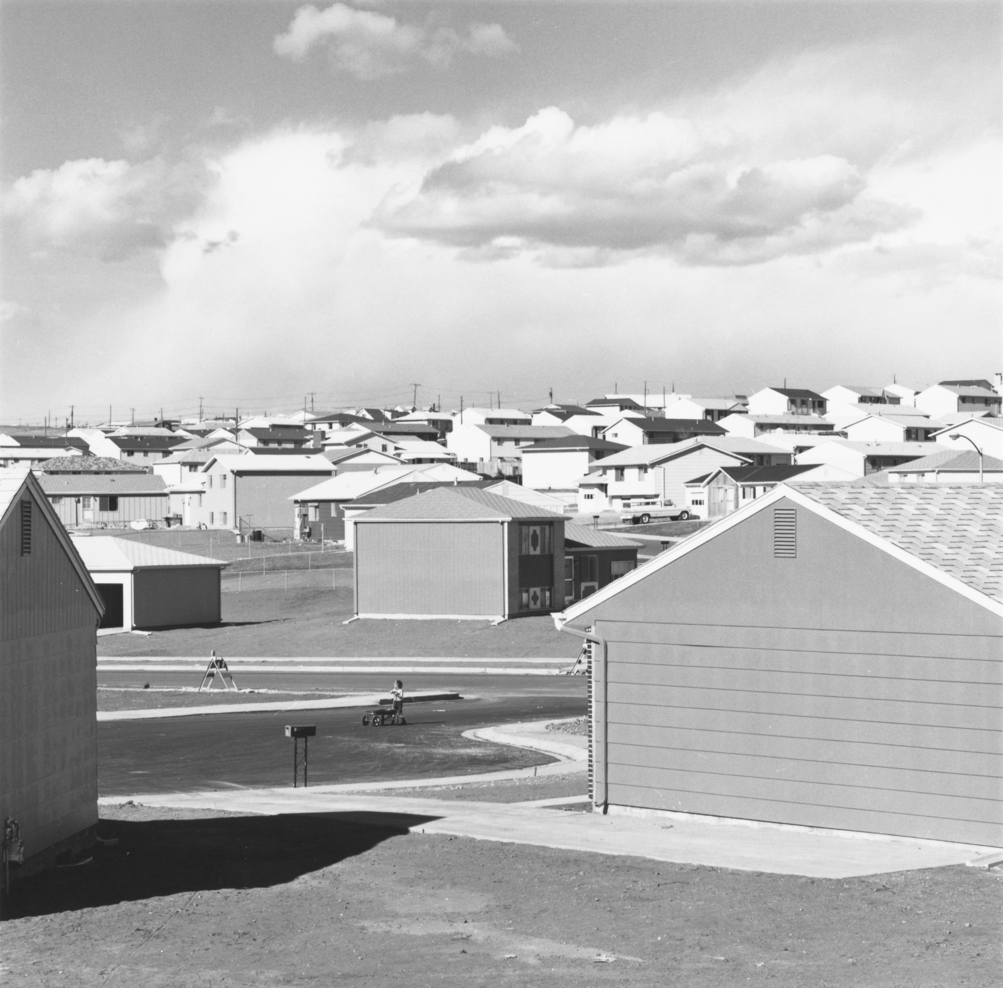 Review: Robert Adams photography survey at National Gallery is