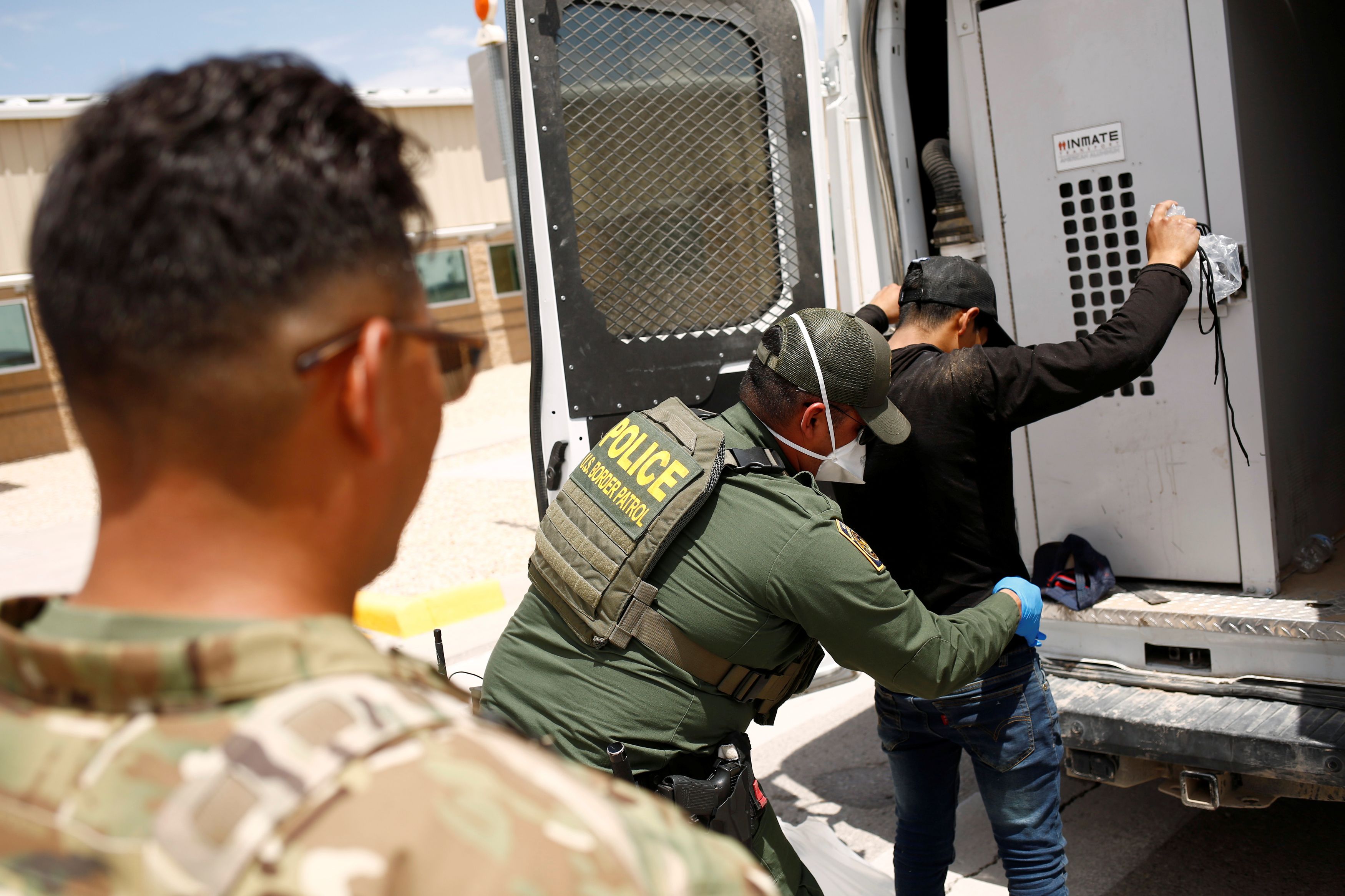 Apprehensions At U S Mexico Border Top 1 Million For Fiscal Year The Washington Post
