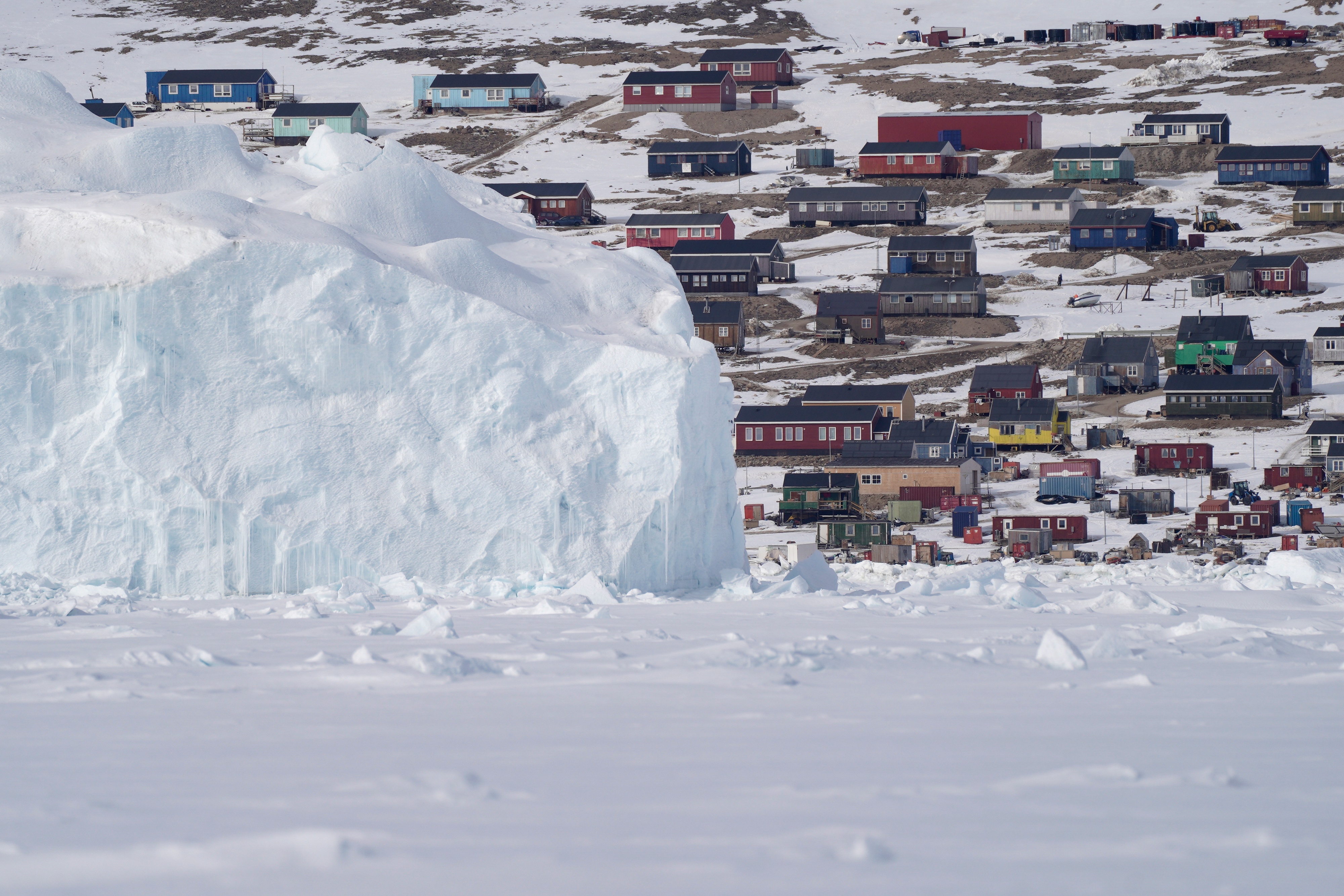 This frozen Arctic village is working to harness solar power - Vimarsana News
