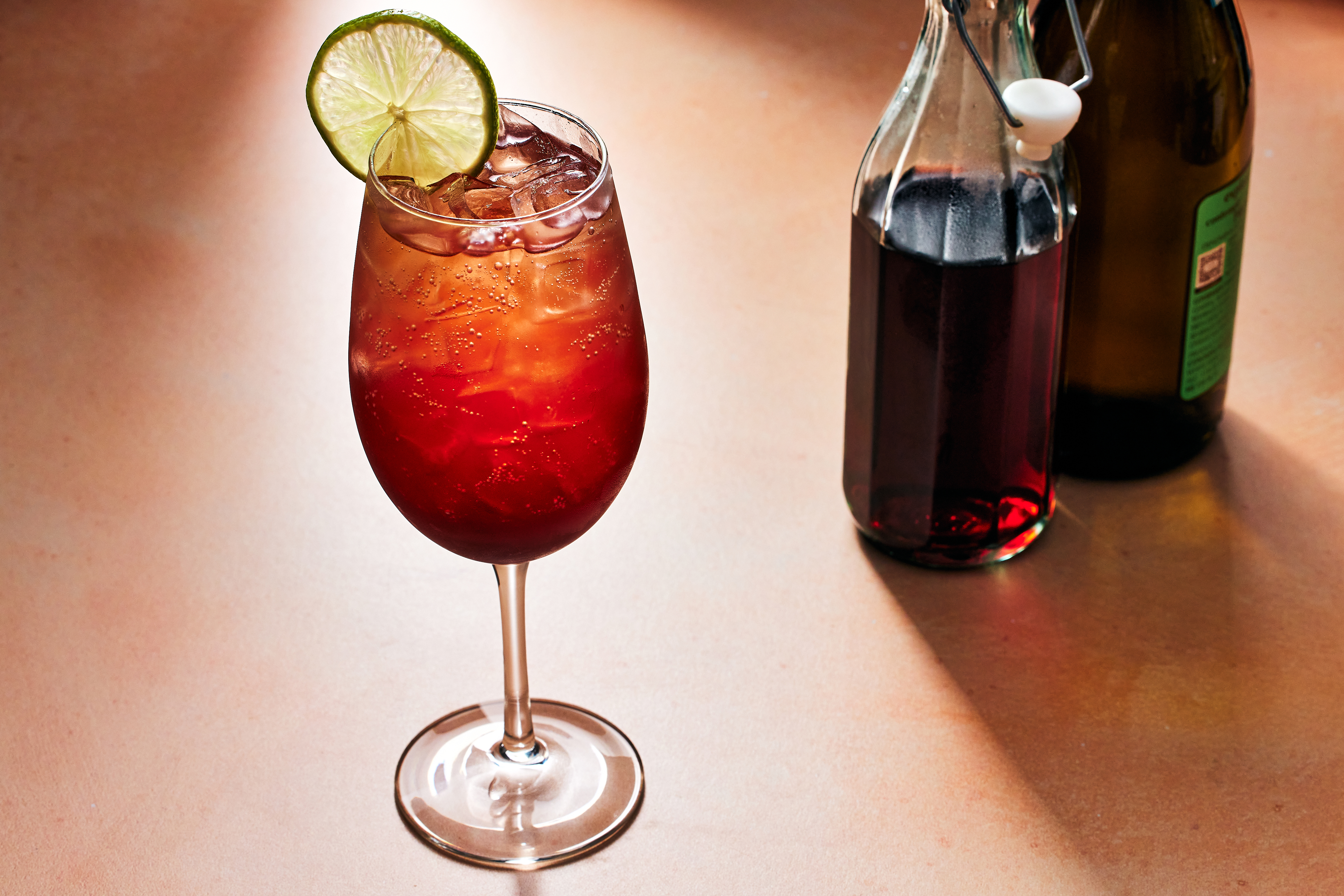 Red Wine With Ginger Ale: Refreshing Twist for Bold Flavor