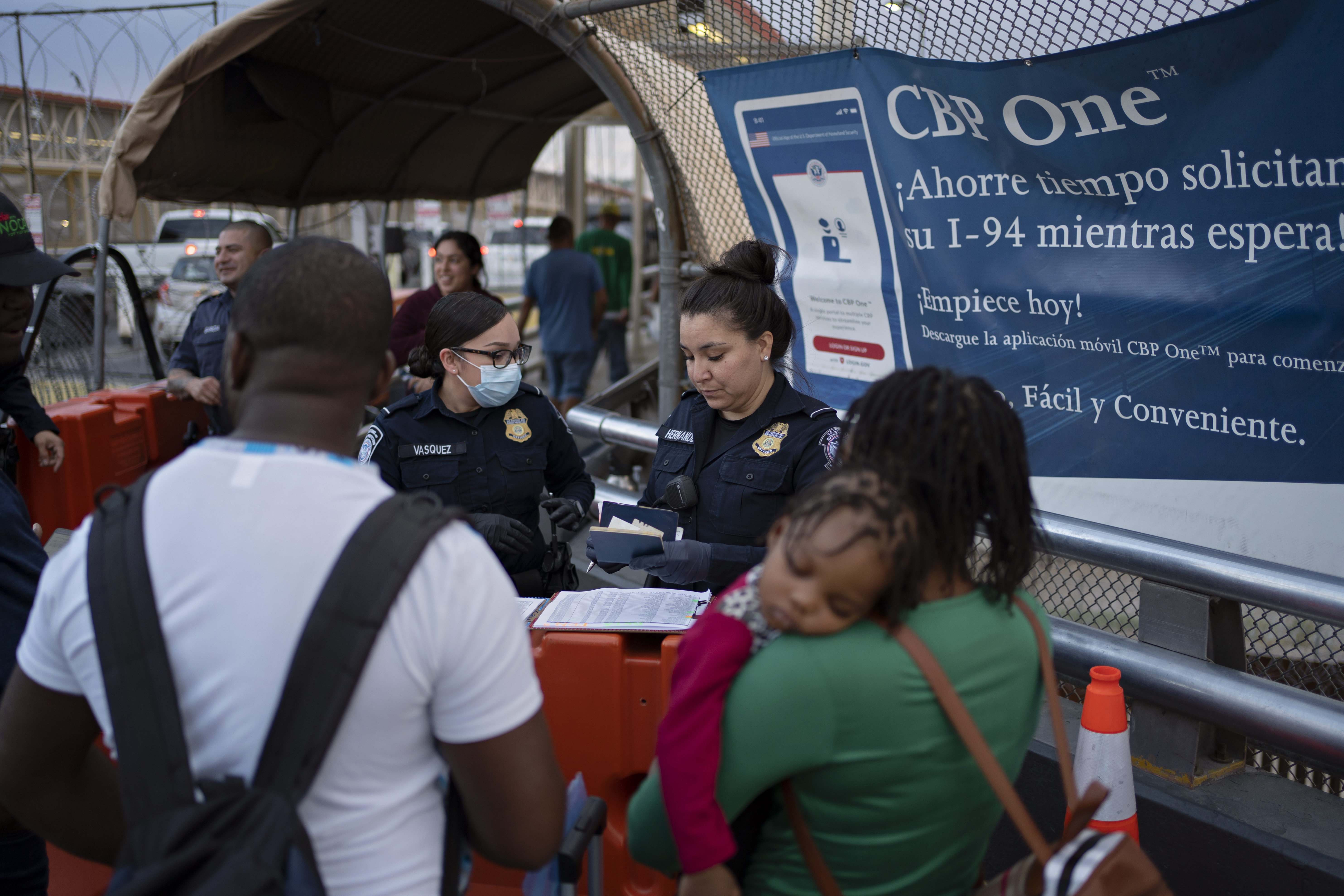 Supreme Court allows Trump to end parole for 530,000 migrants for now - The  Washington Post