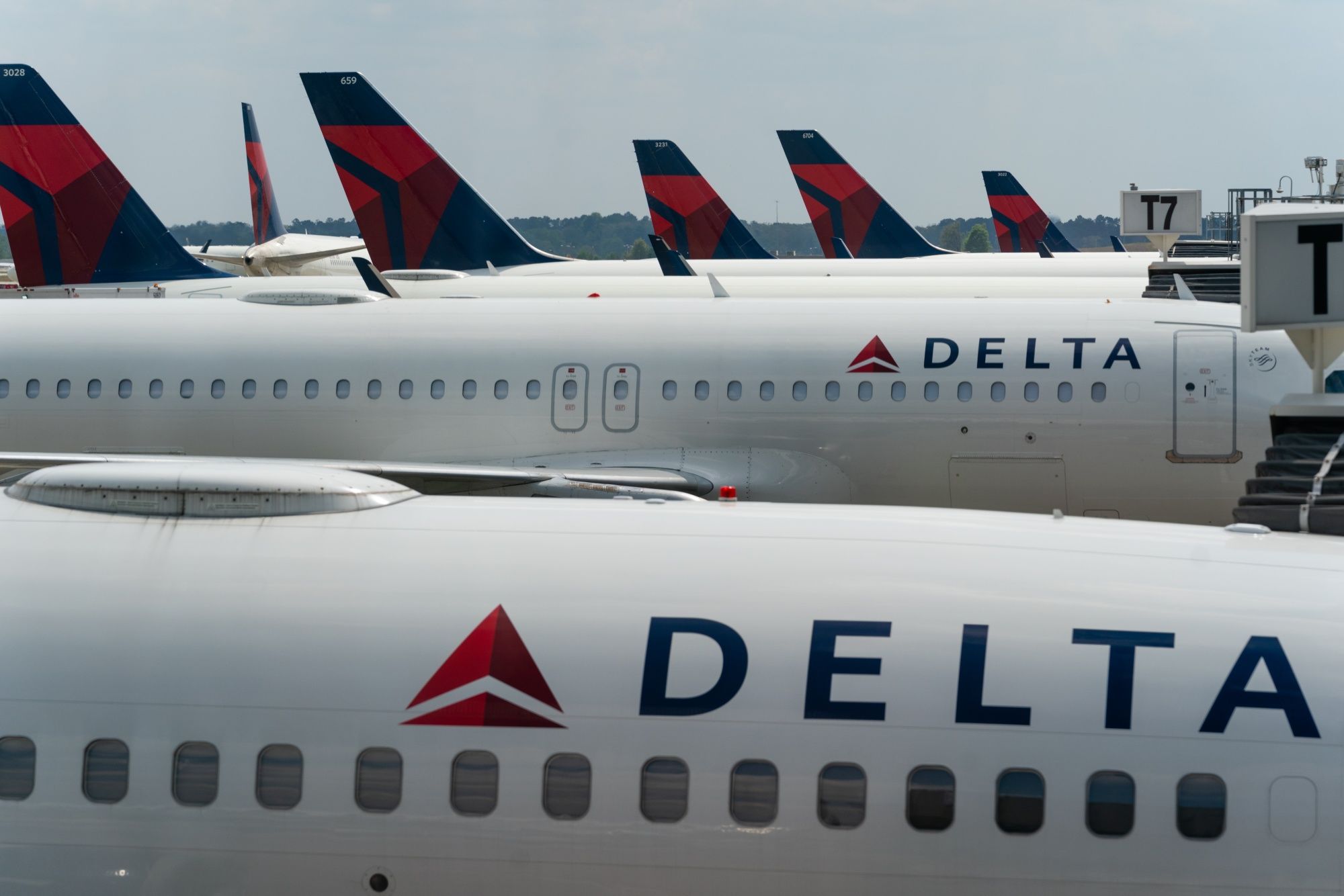 Delta Air Lines, pilots union reach proposed agreement on pay - The  Washington Post