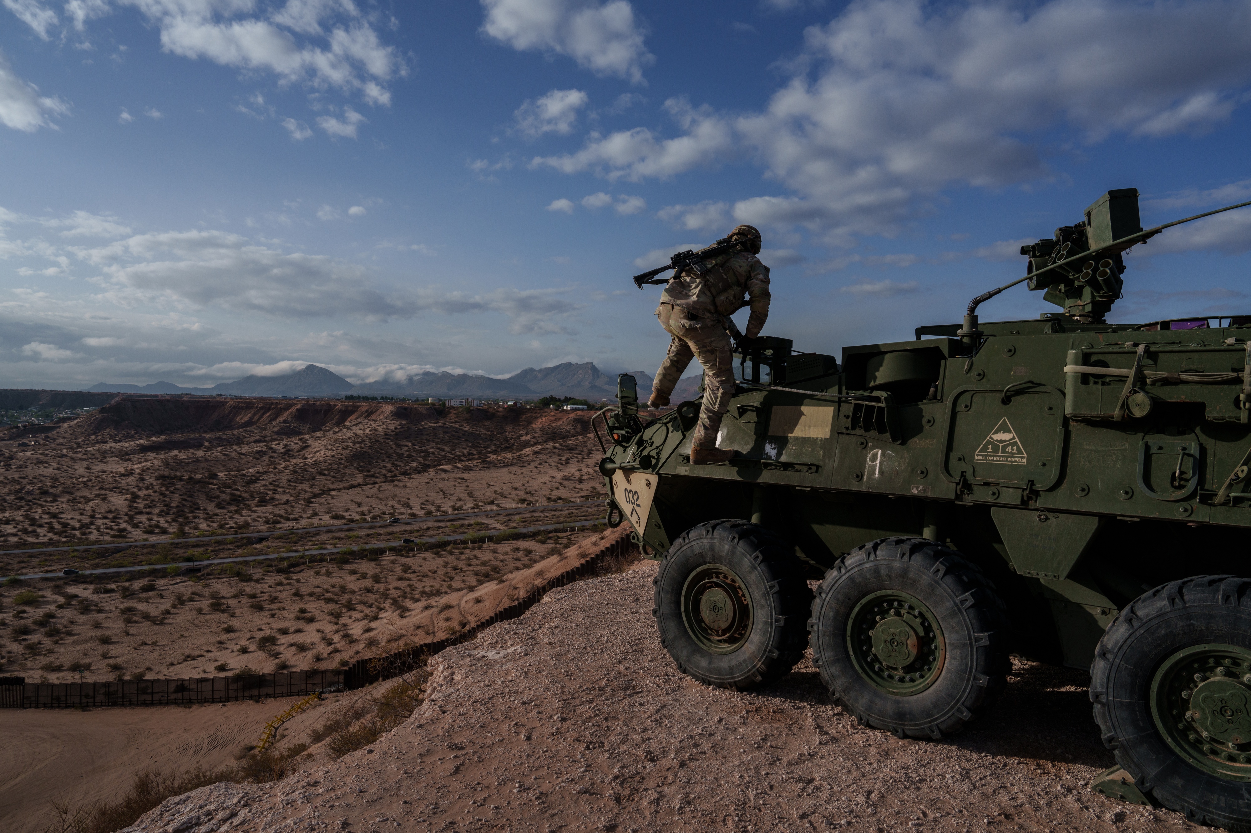 Judge dismisses charges for migrants accused of trespassing on