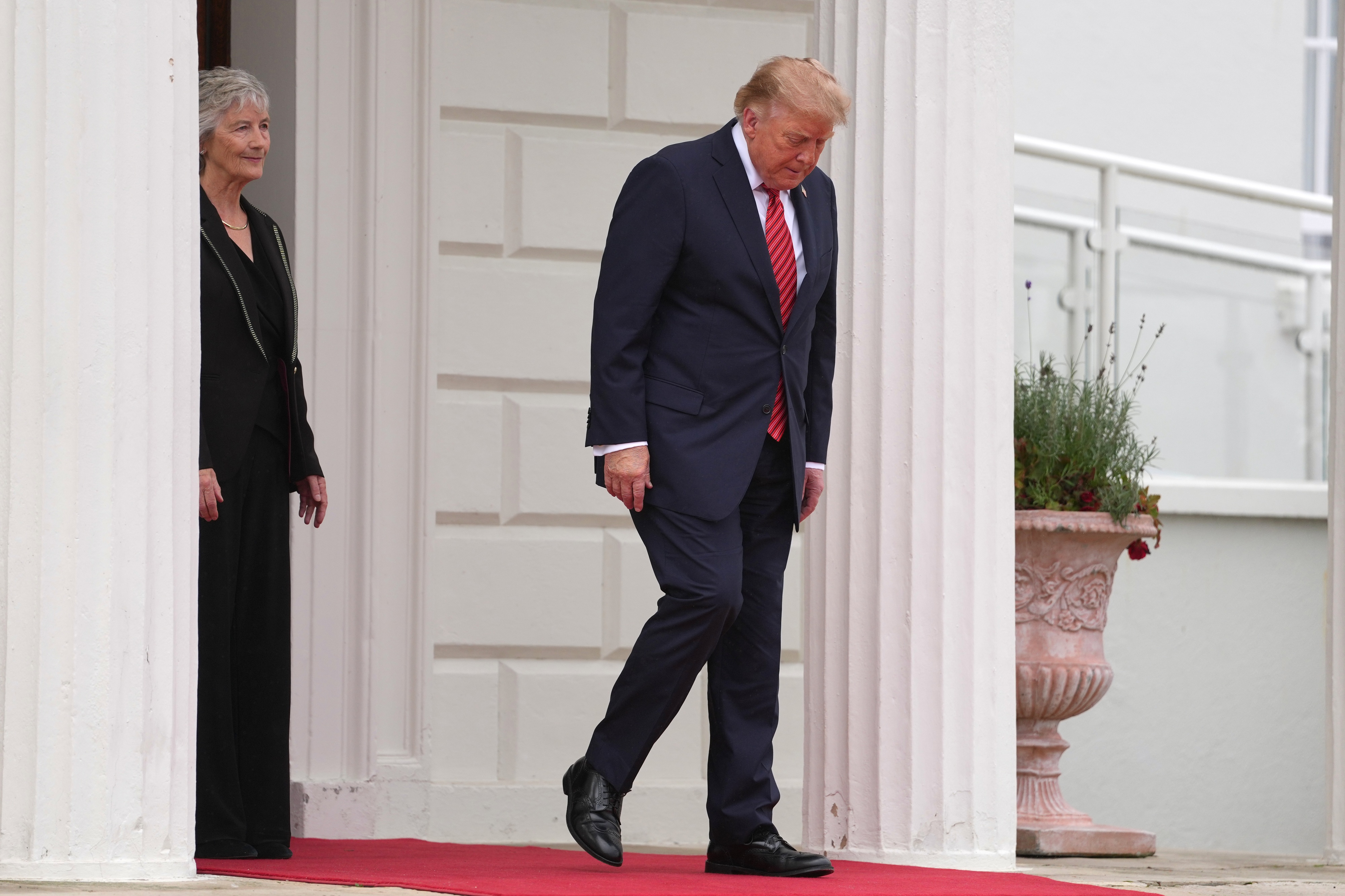 Trump slams Supreme Court 'disaster' after justices rule against him on mail-in voting; praises Alito and Thomas as 'legends'