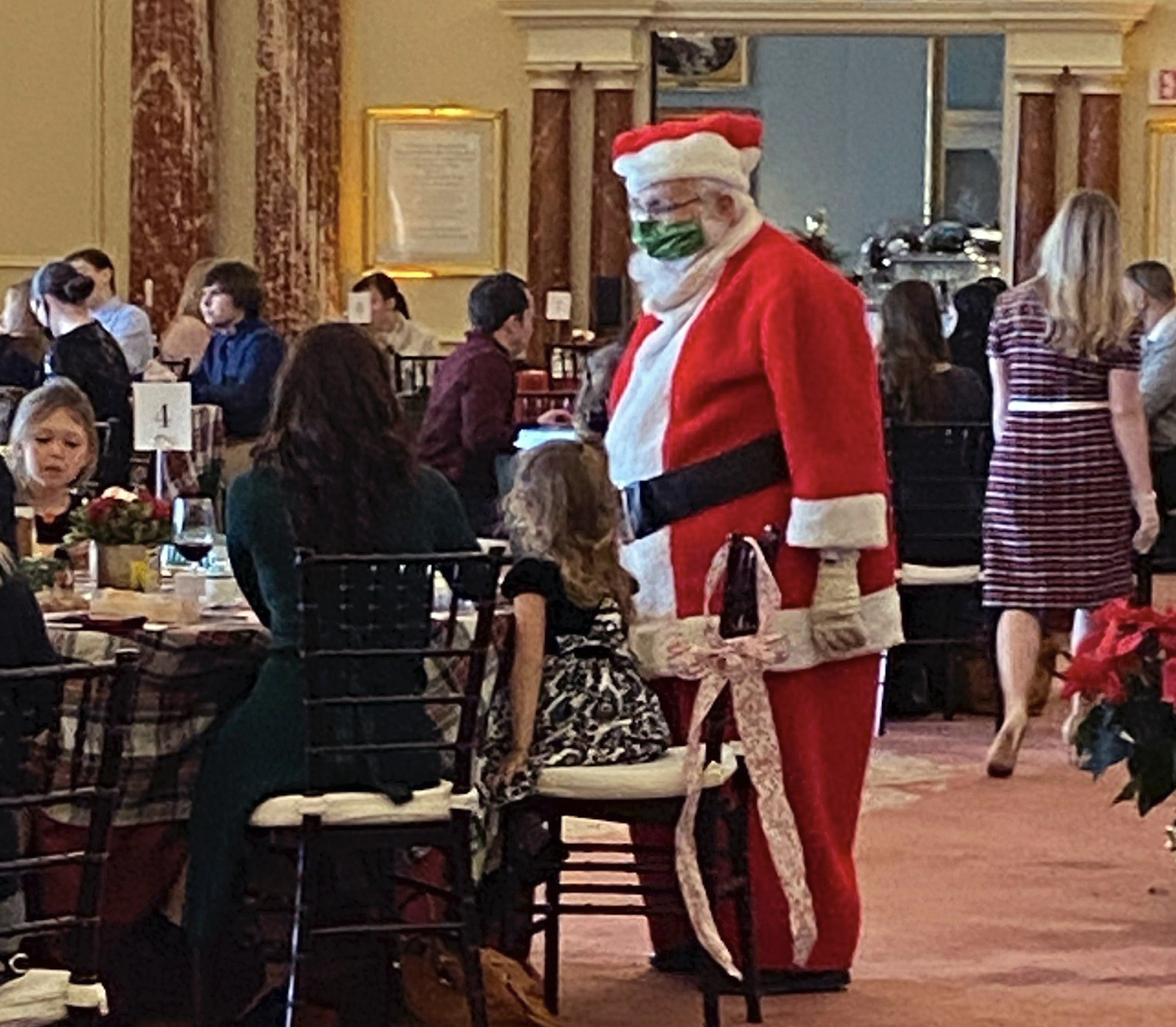 hundreds of invitees skip mike pompeo s indoor holiday party at state department the washington post