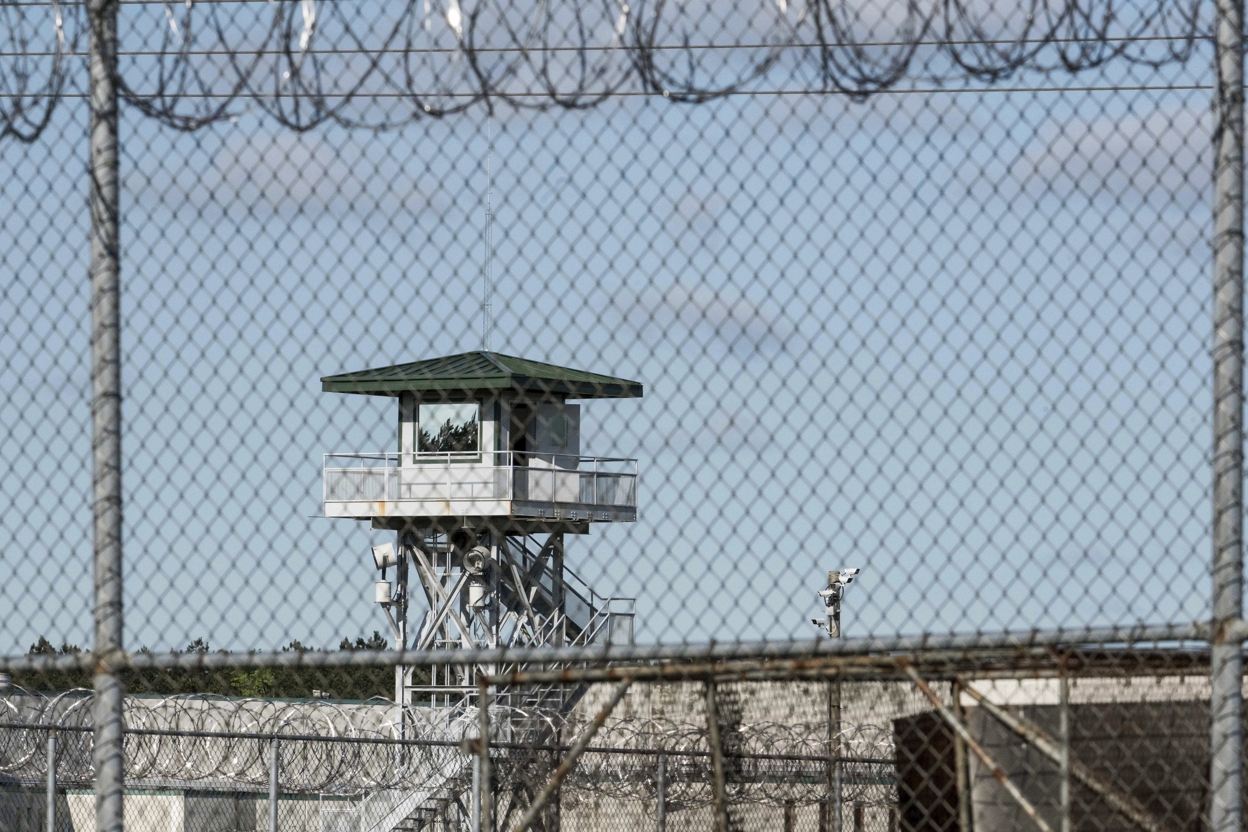 South Carolina bans inmates from in-person interviews. A lawsuit wants to change that - Vimarsana News