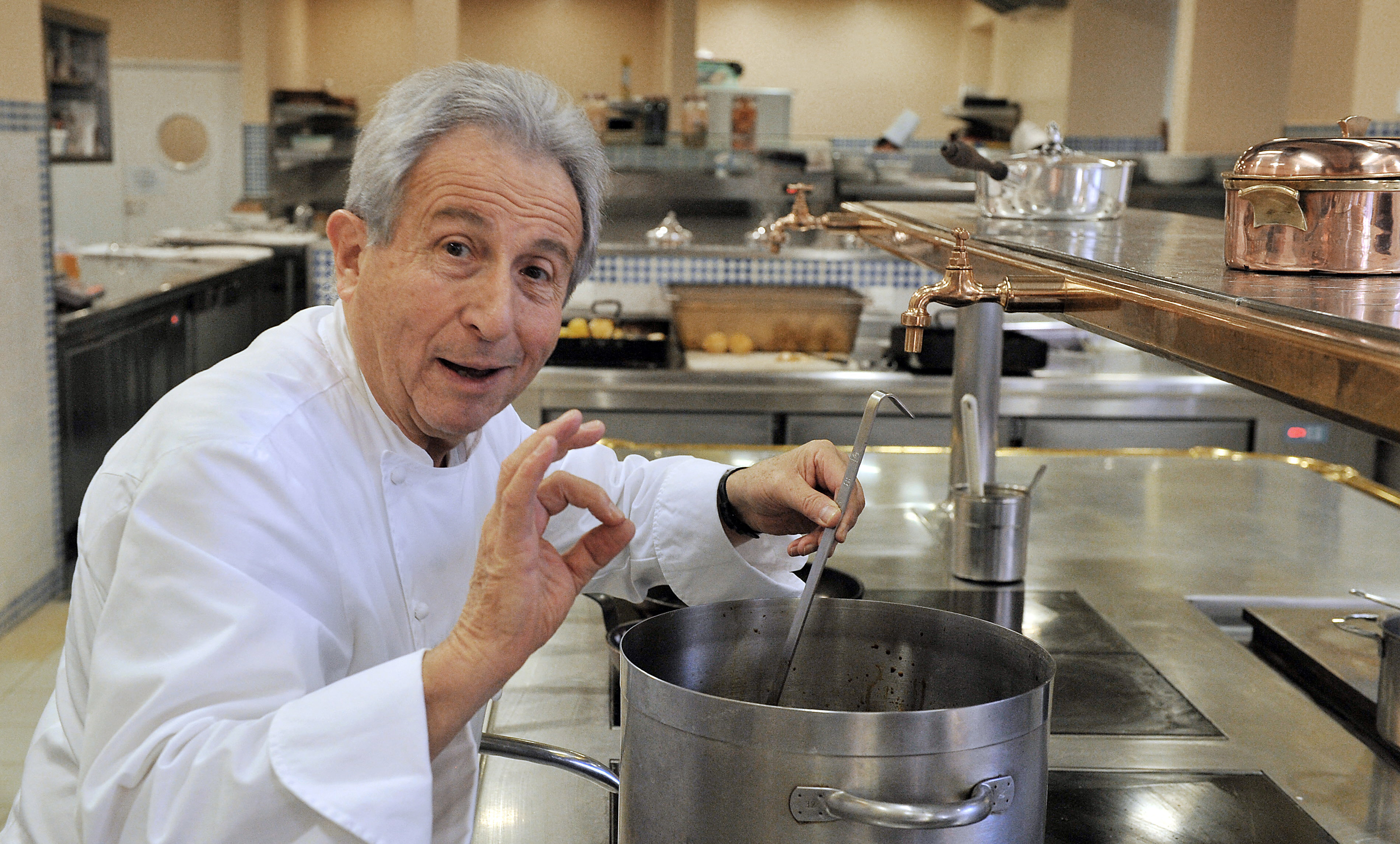 趣味・スポーツ・実用 LA CUISINE GOURMANDE by MICHEL GUERARD Amazon.com: Michel Guerard: books, biography, latest update