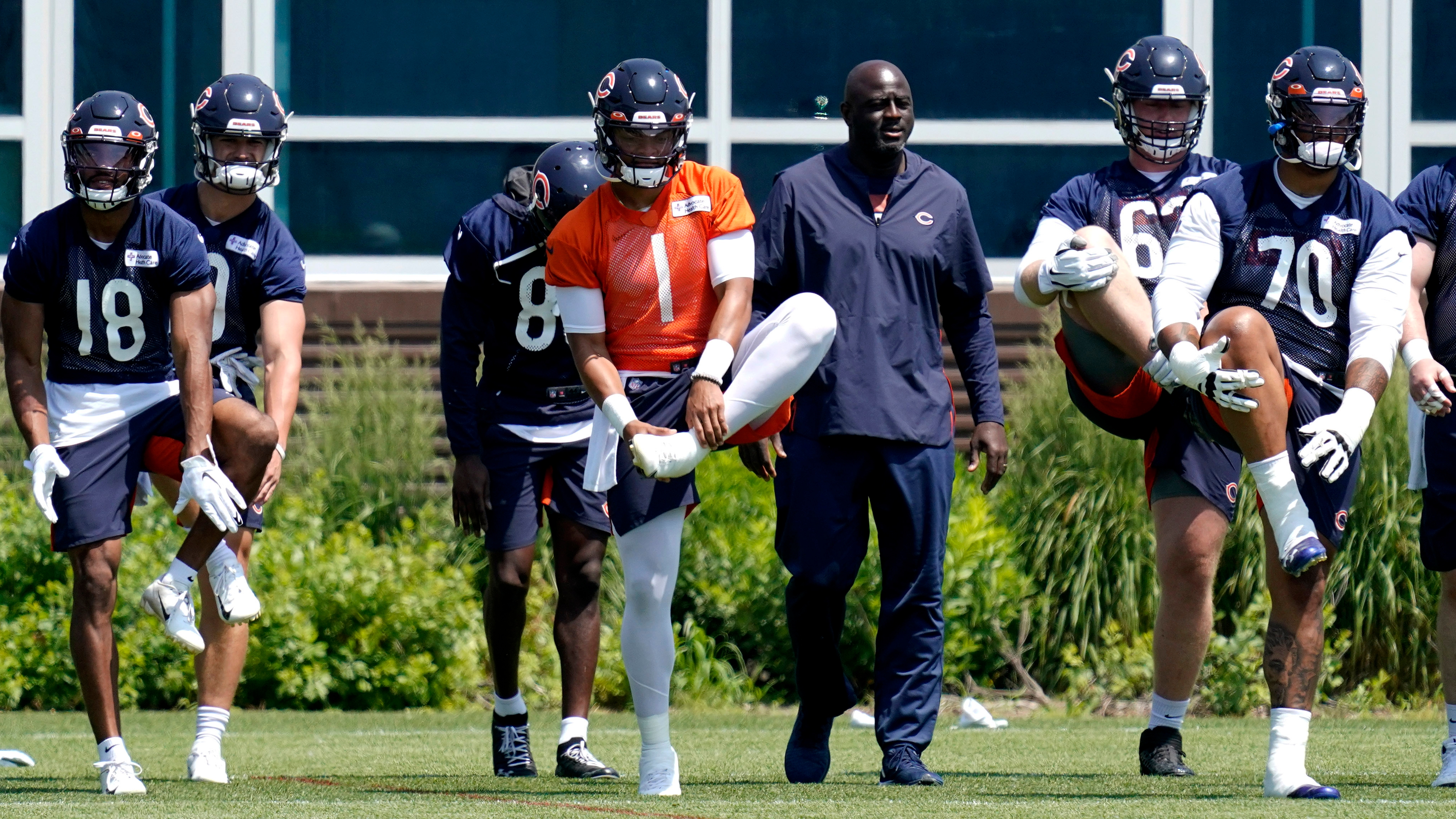 Nfl Training Camp Story Lines Rookie Qbs Urban Meyer New Look Patriots The Washington Post