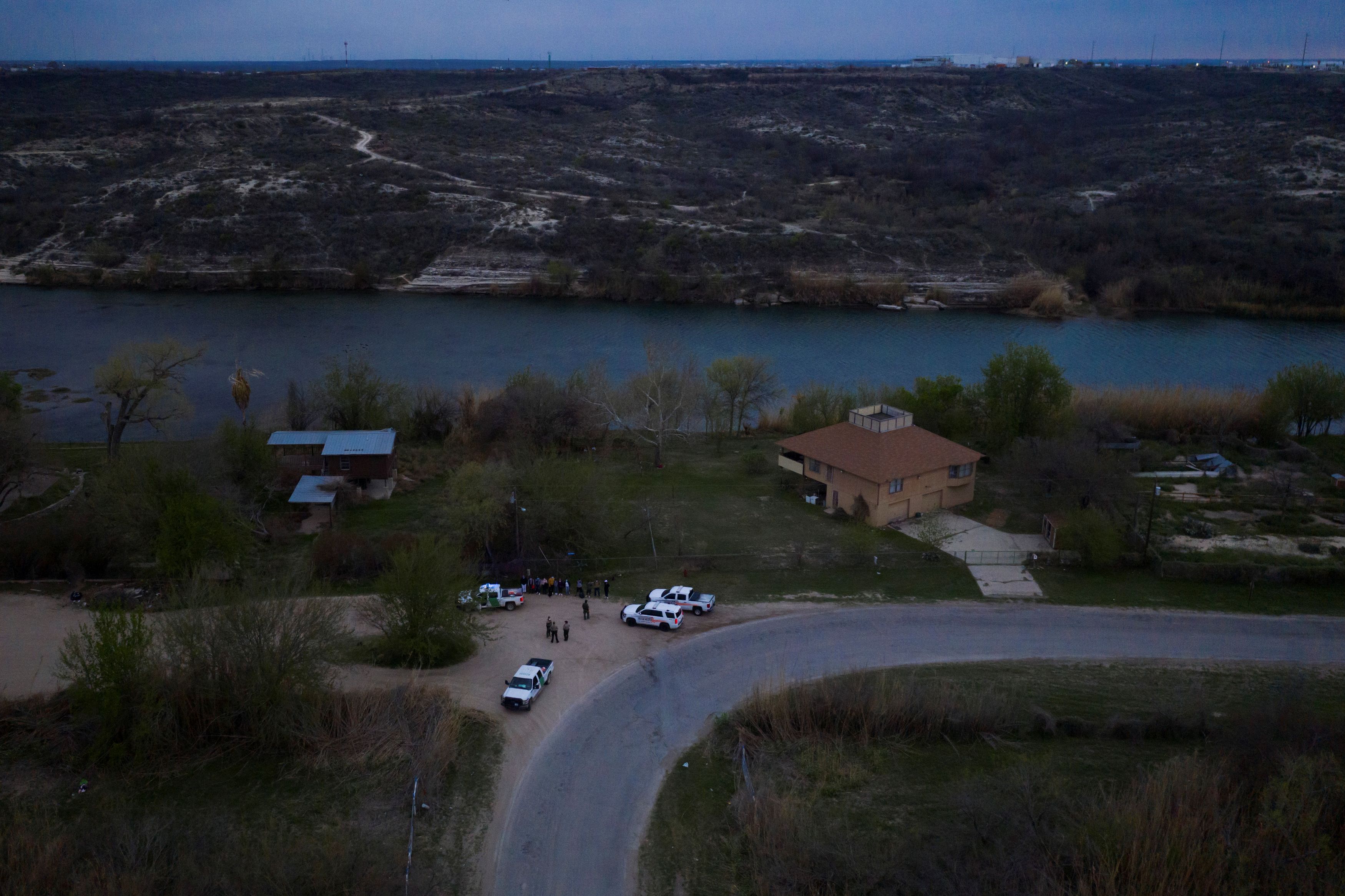 Border Challenges Frustrate South Texans Seeing Increased Human Smuggling Exacerbate Political Tensions The Washington Post