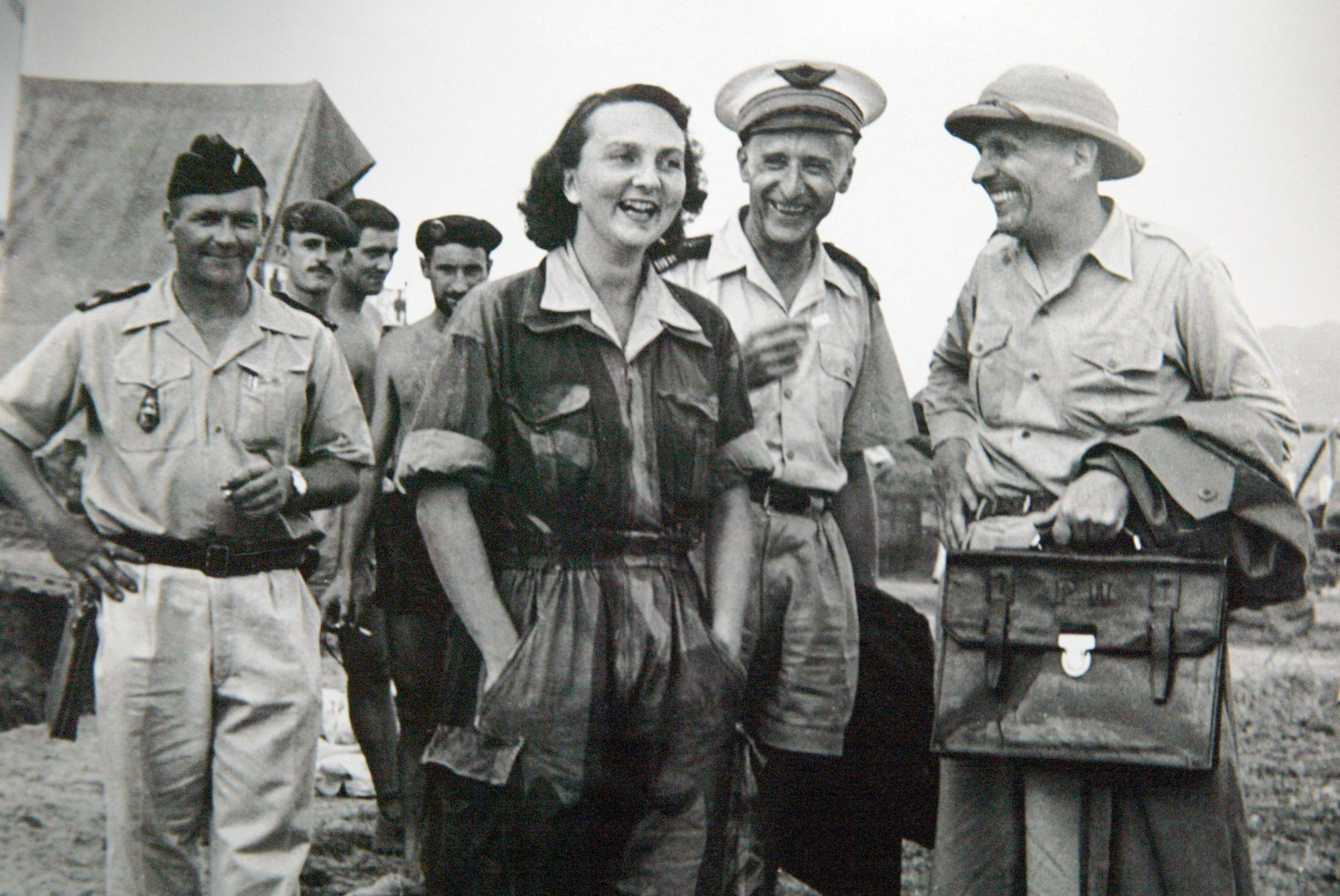 Geneviève de Galard, French 'angel of Dien Bein Phu' siege, dies at 99 - Vimarsana News