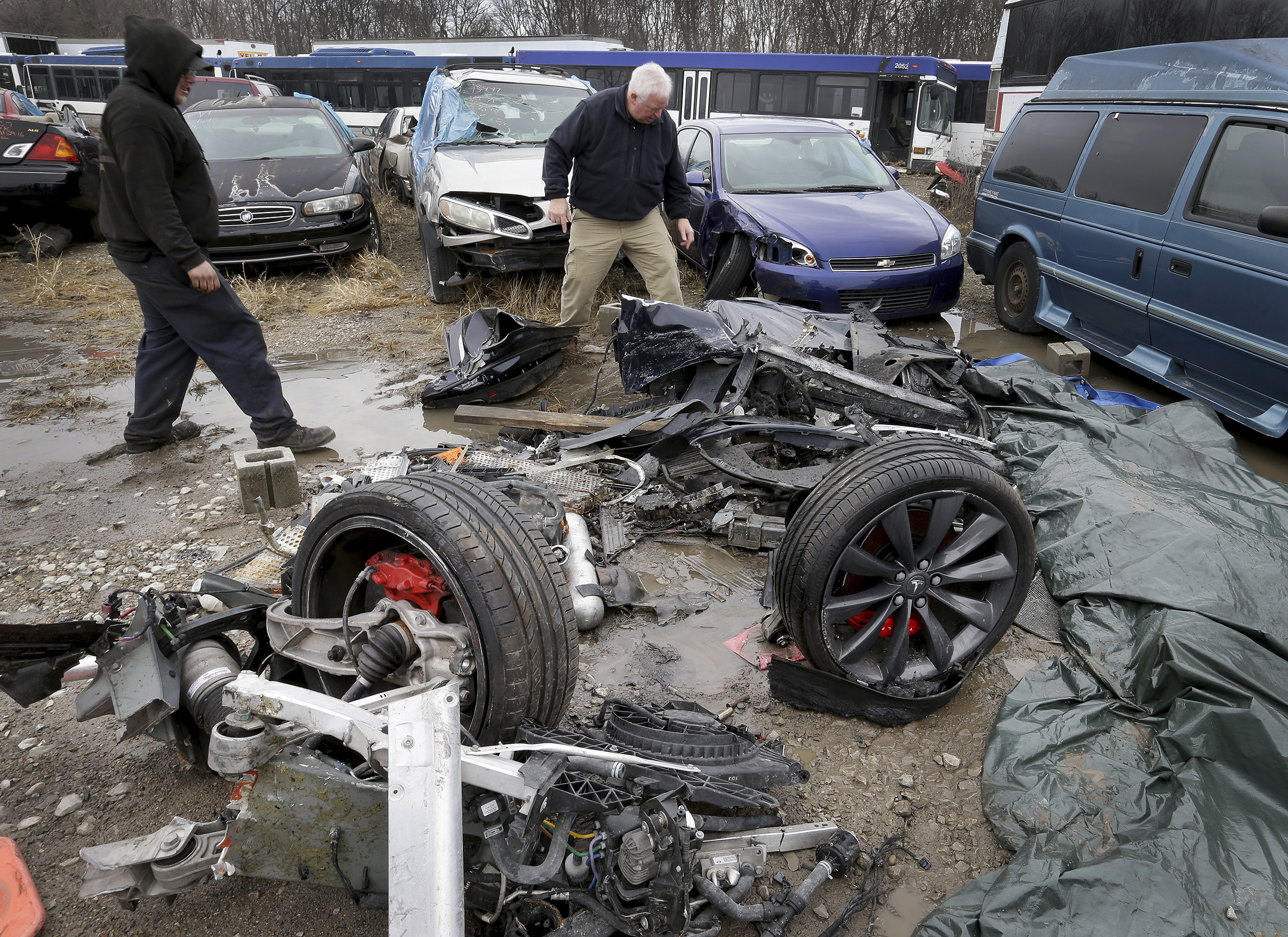 Tesla settles another lawsuit, avoiding jury for second time this year - Vimarsana News