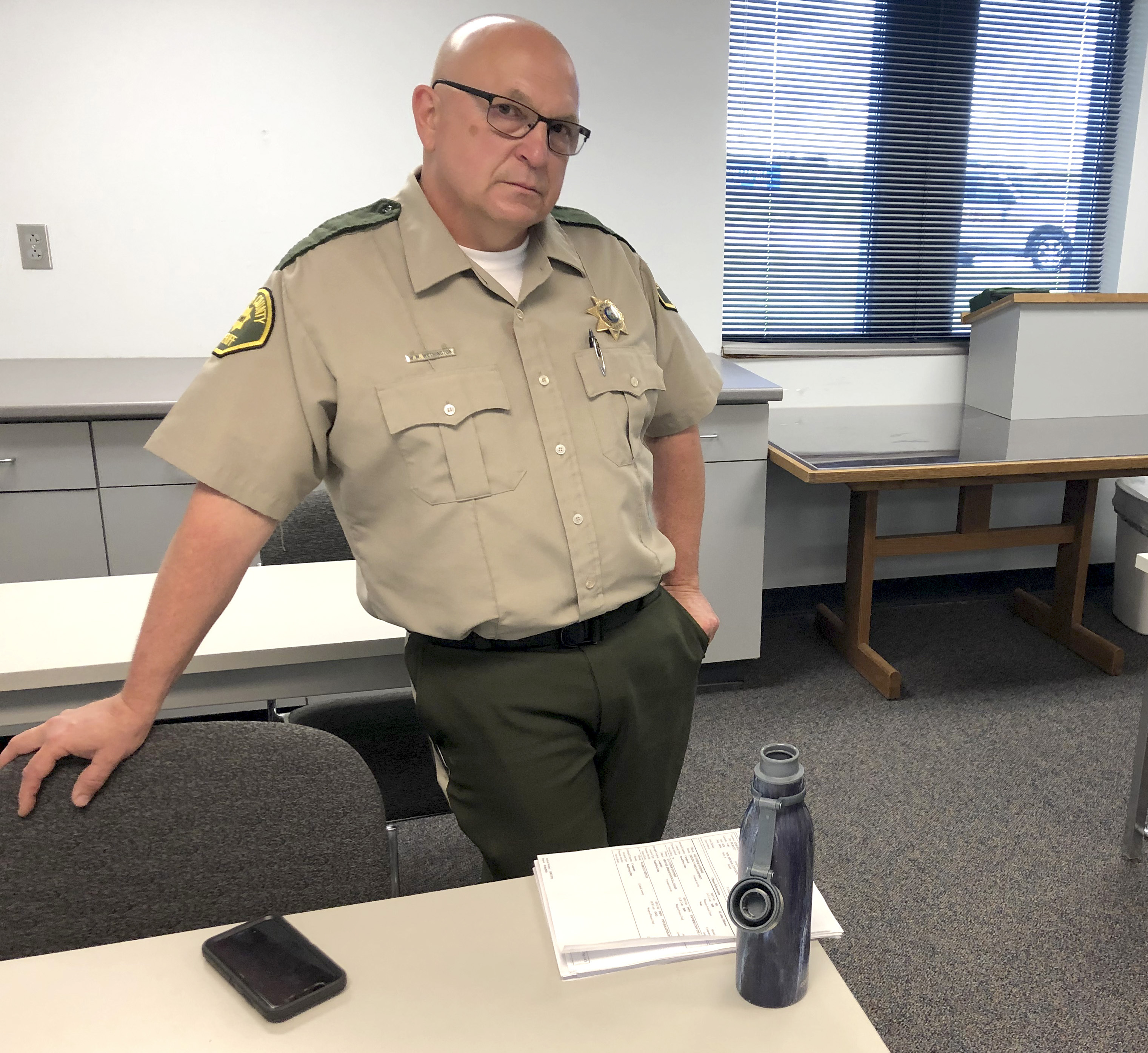In rural Iowa feud, sheriff won’t honor small town’s arrests The