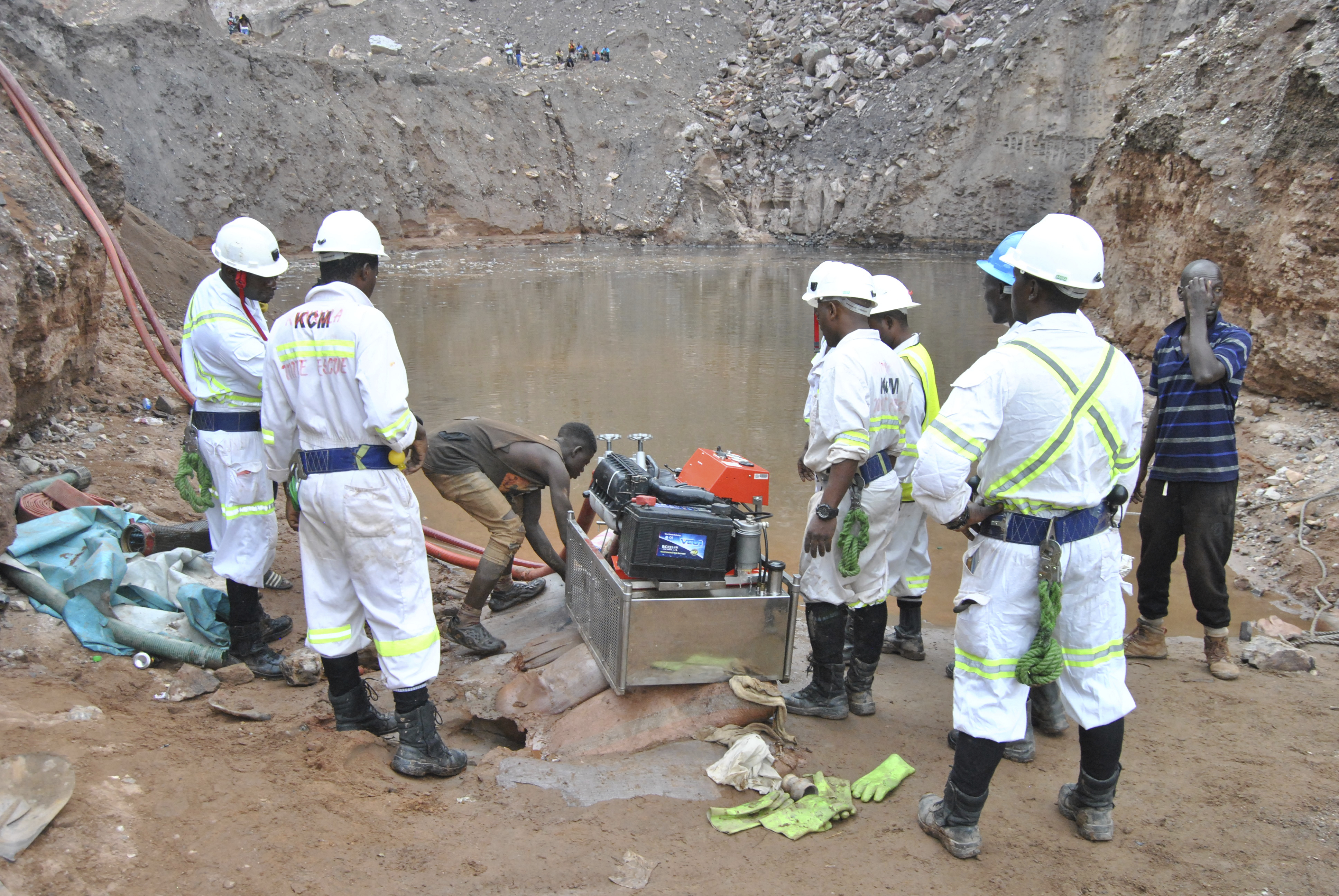 Zambia landslides bury miners digging tunnels illegally, killing 7 and leaving more than 20 missing - Vimarsana News