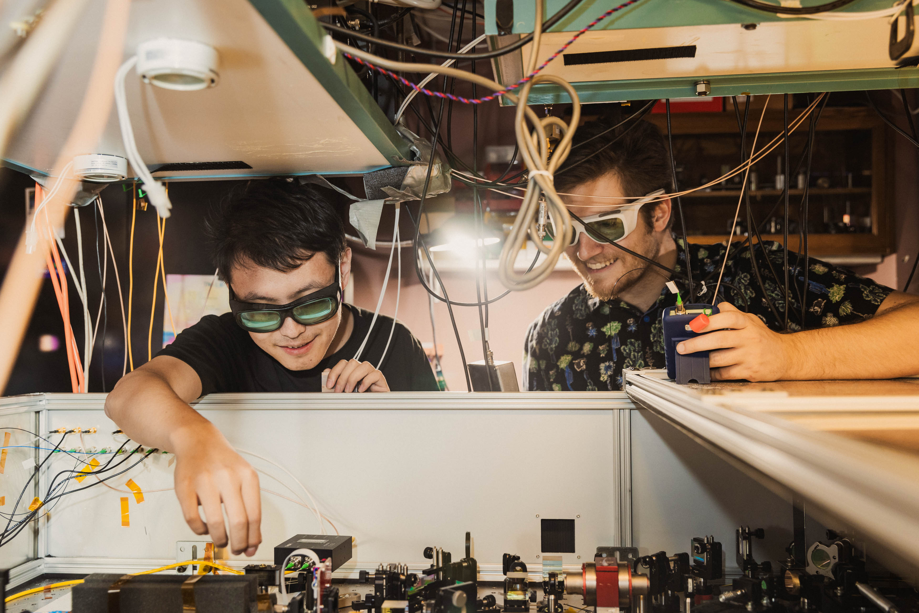 FARK.com: (13460604) Caption these geeky tinkerers