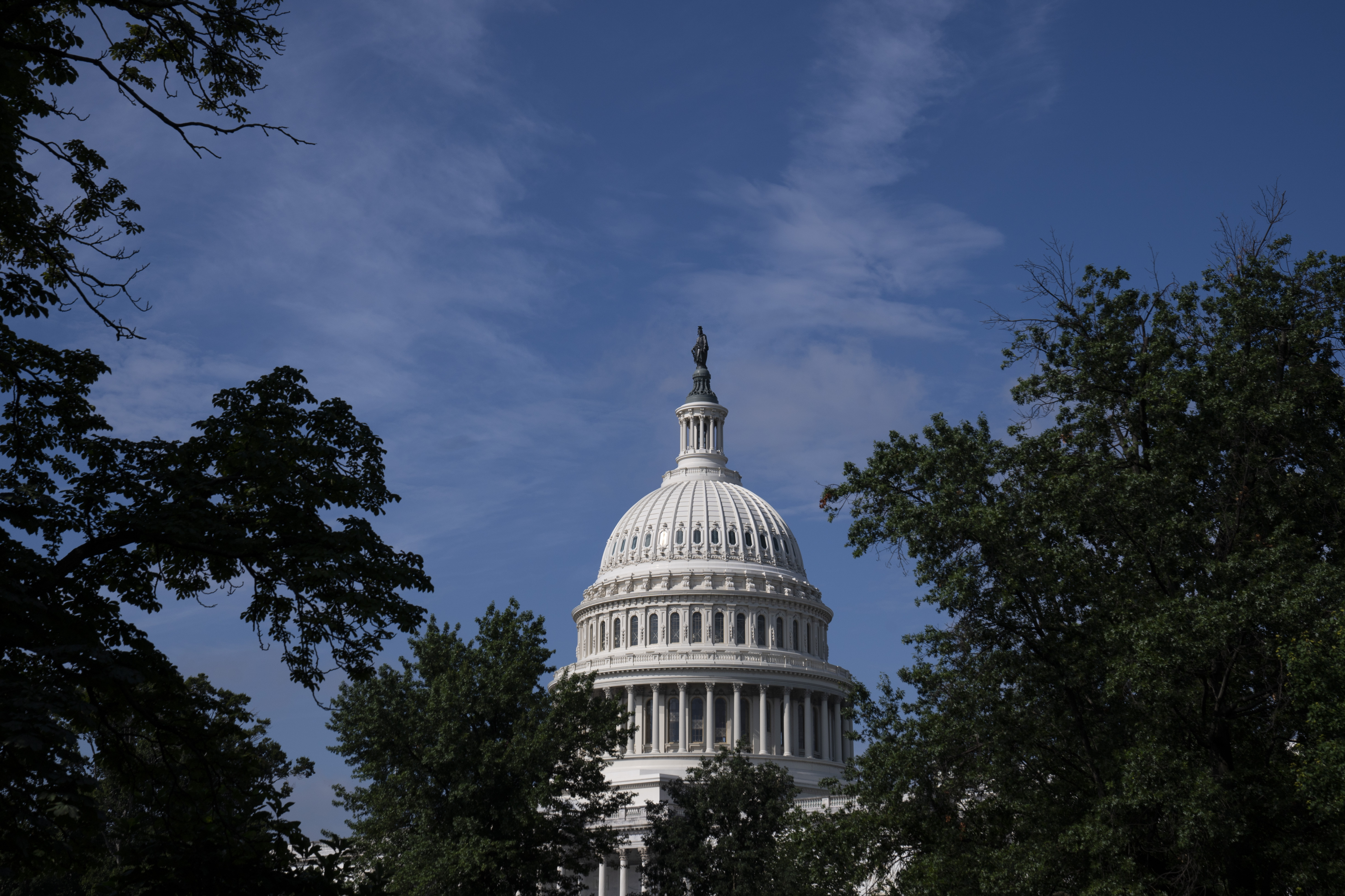 Federal salaries lag 22.5 percent behind private sector, report finds - The  Washington Post