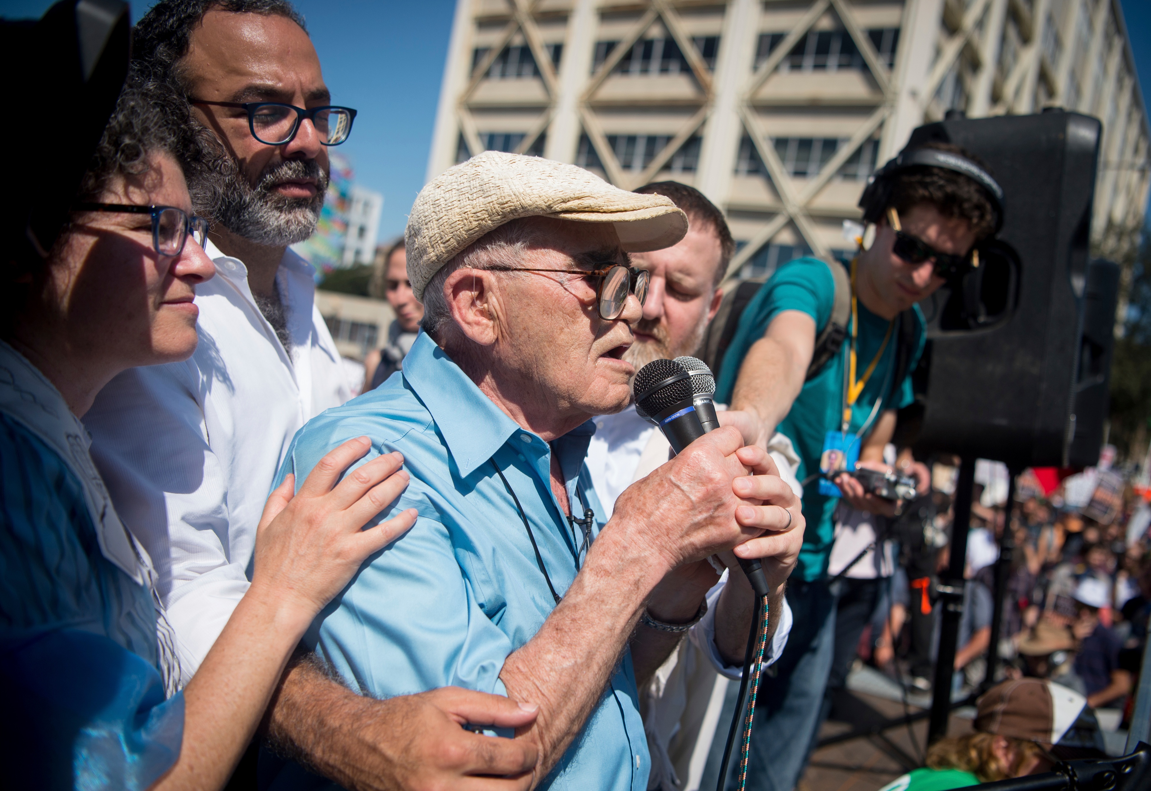 Ben Stern, Holocaust survivor who challenged neo-Nazis, dies at 102 - Vimarsana News