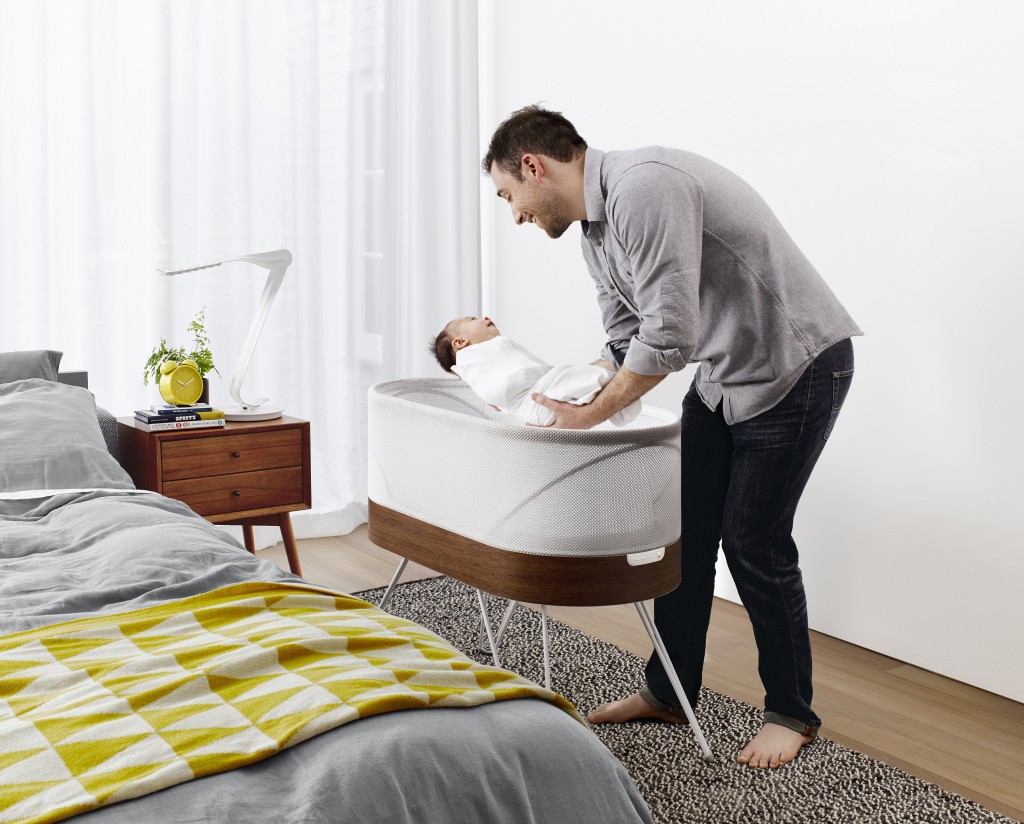 crib that rocks automatically