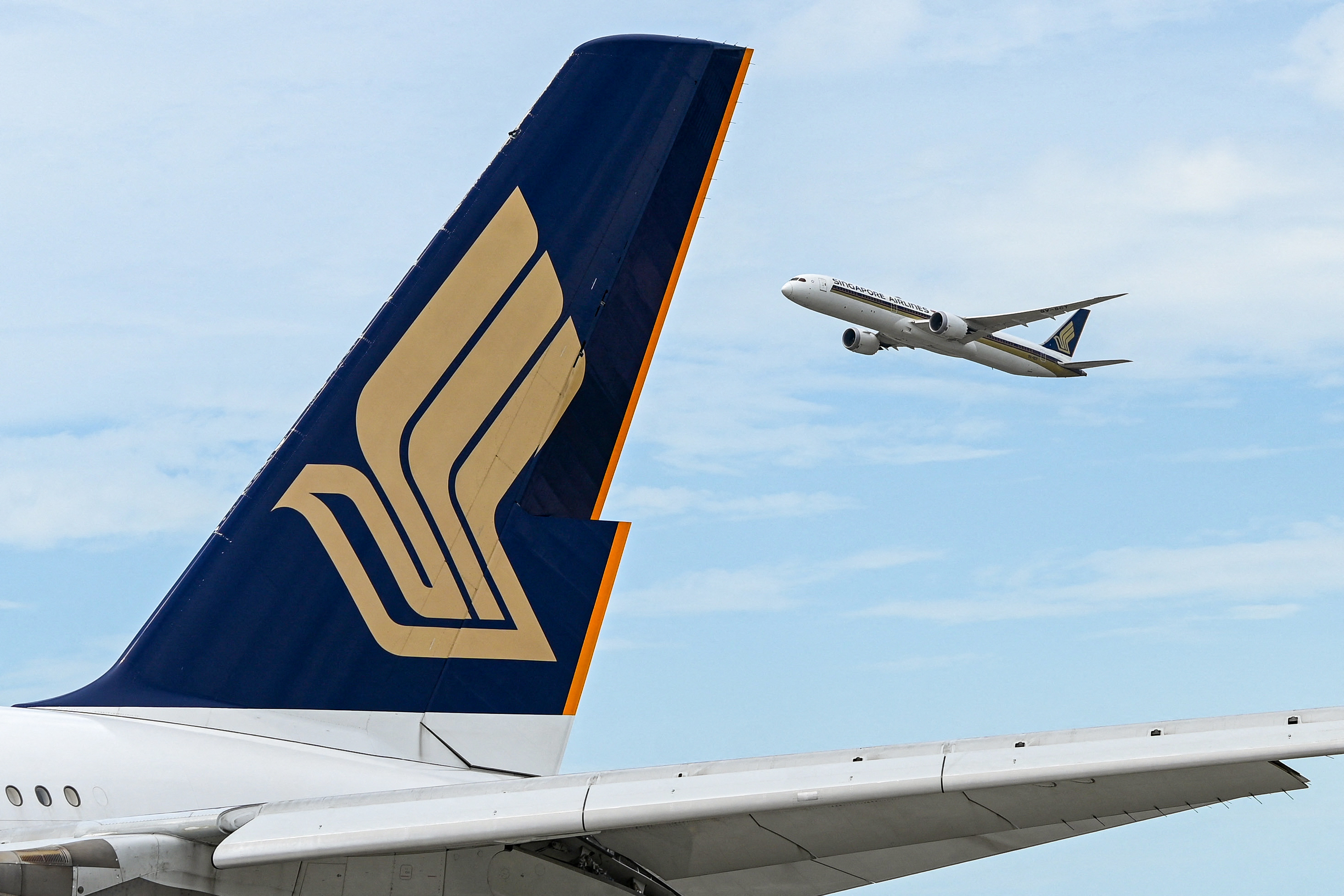 Singapore Airlines offers at least $10K to cover turbulence injuries - Vimarsana News