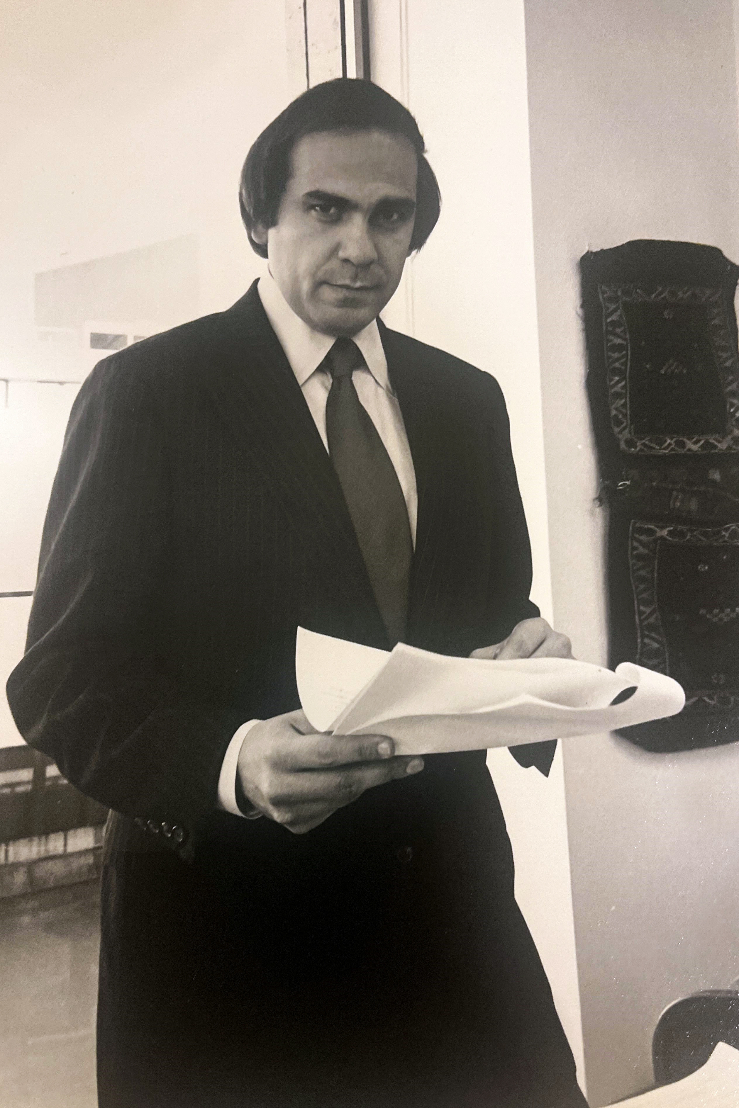 Richard Hibey, defense lawyer in cases of international intrigue, dies at 82 - Vimarsana News