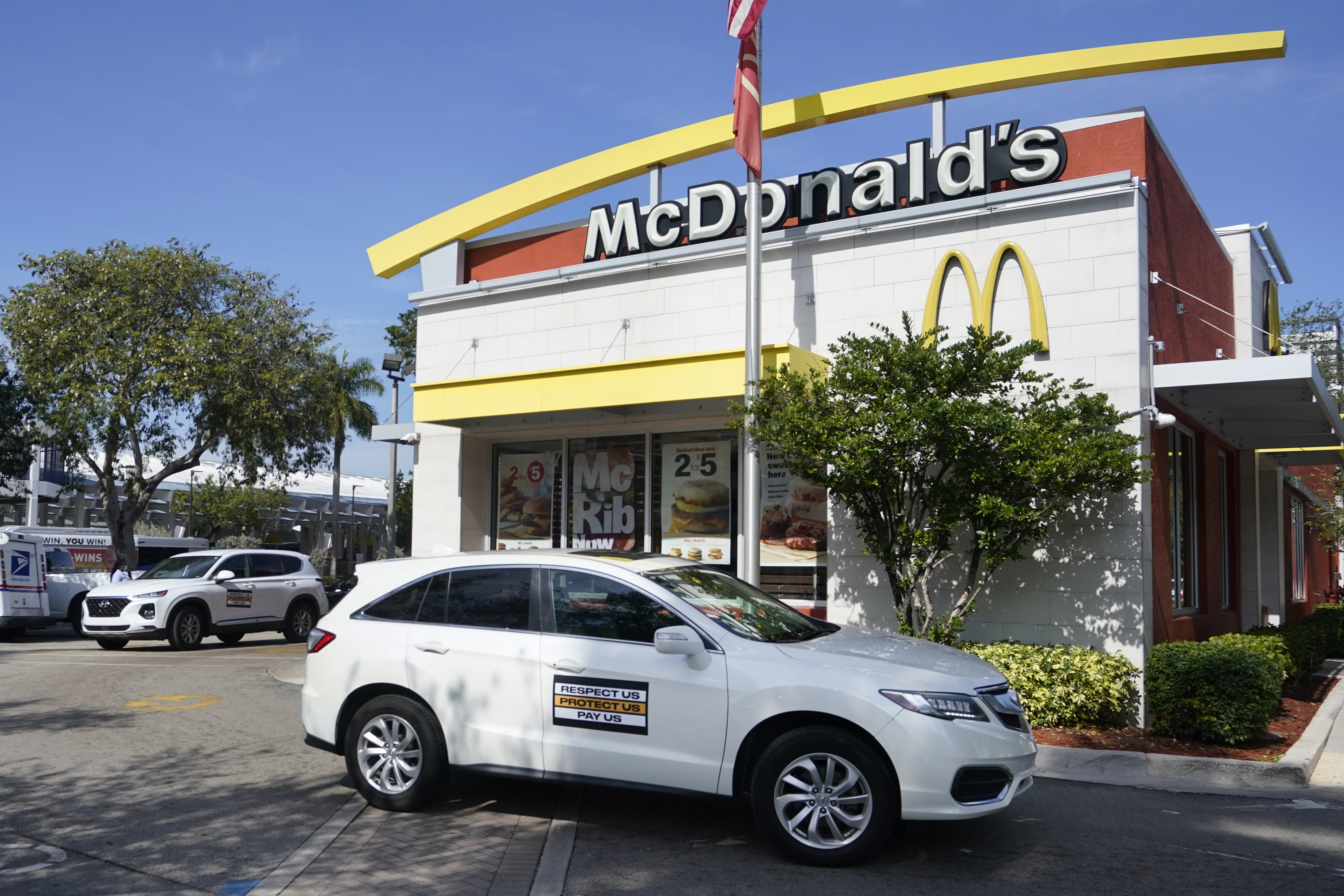 McDonald's, Subway and other franchises got more than $15 billion in PPP  loans - The Washington Post