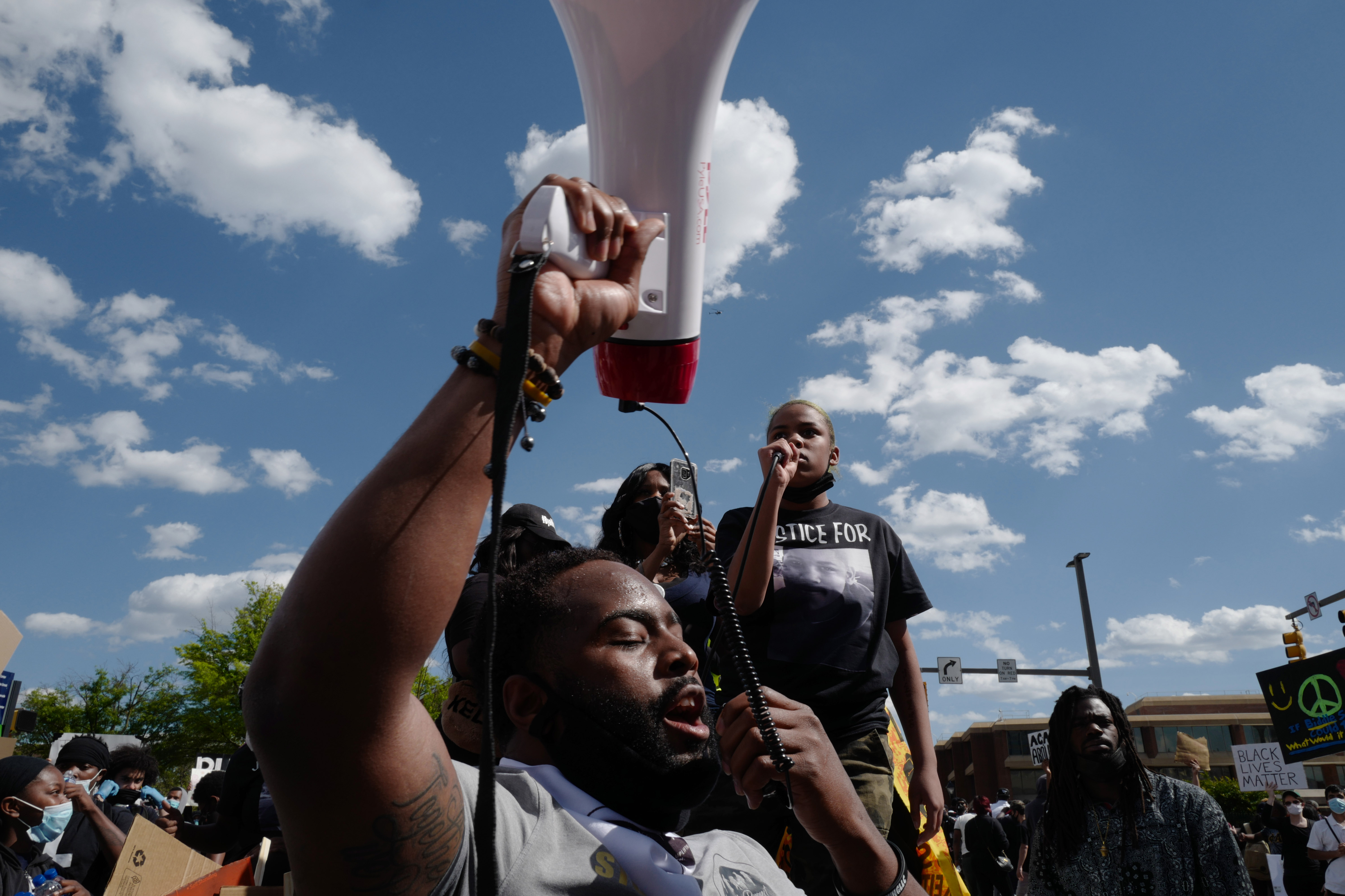 Trump Poses For Photos At Church After Police Force Out Protesters Demonstrations Intensify Overnight The Washington Post