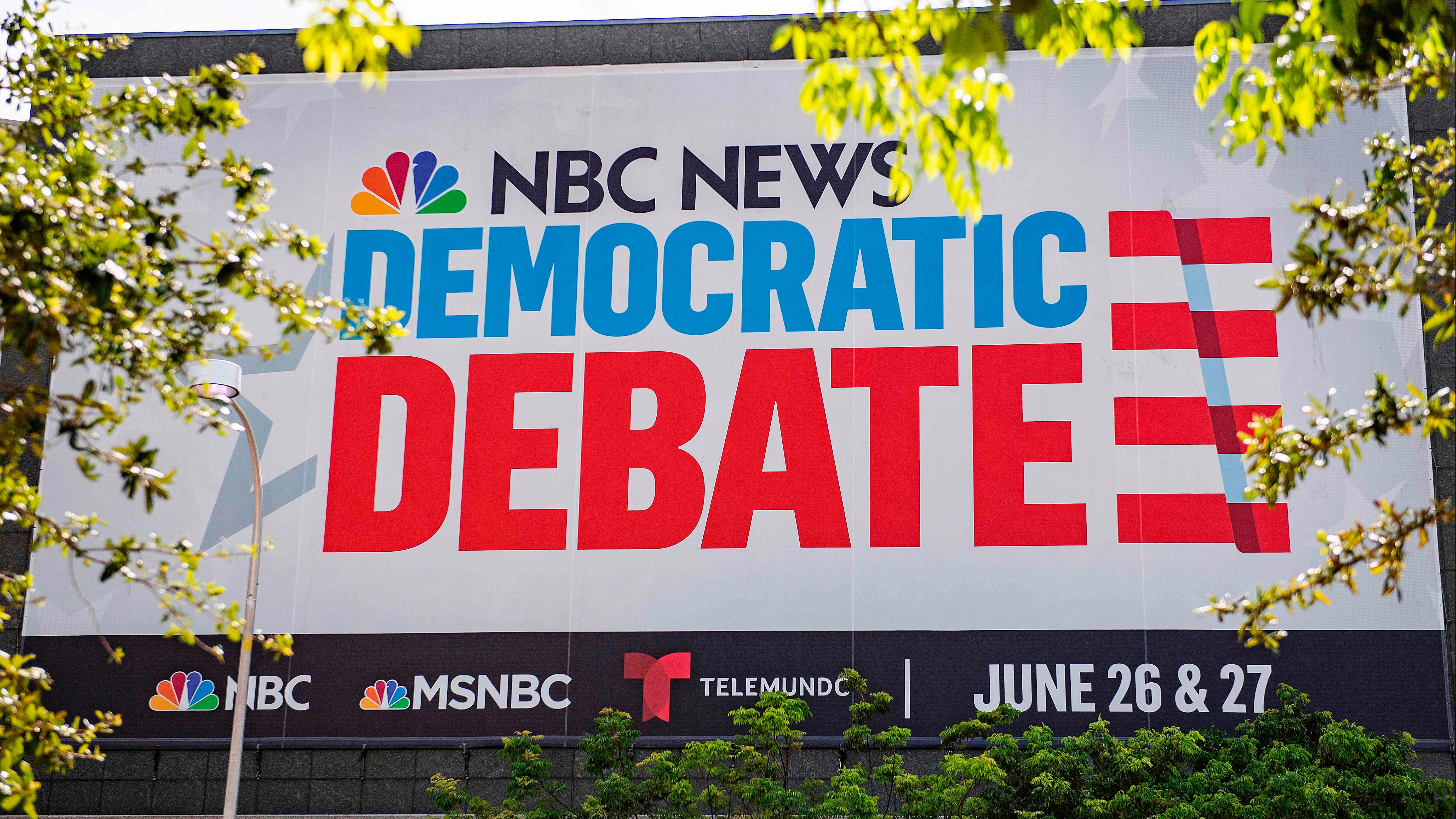 Watching The Democratic Debate Tonight With Twitter On The Little Screen Keep This In Mind The Washington Post Watching The Democratic Debate Tonight With Twitter On The Little Screen Keep This In Mind The Washington Post