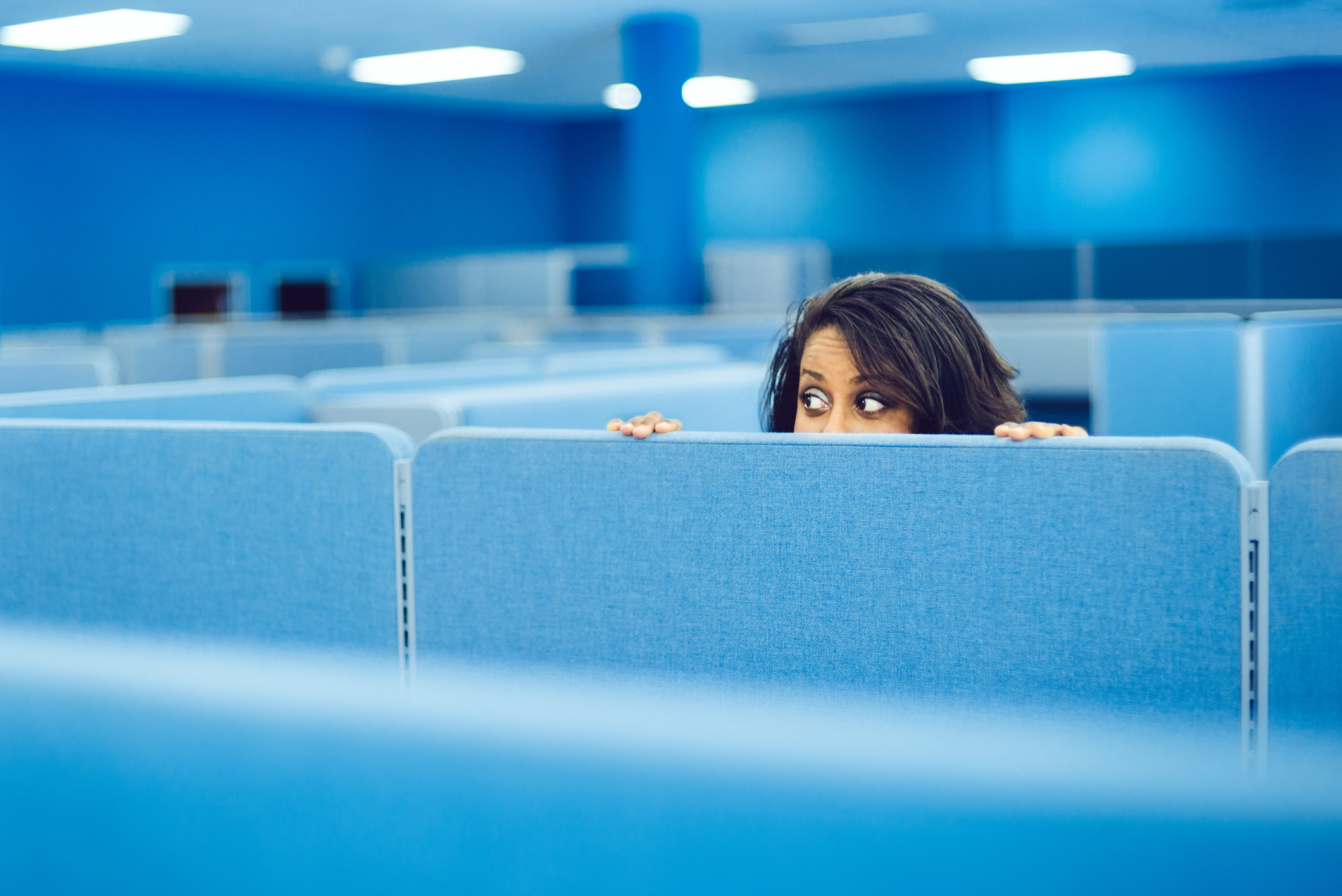 Hoteling and hot-desking harm productivity and collaboration, workers say - Vimarsana News