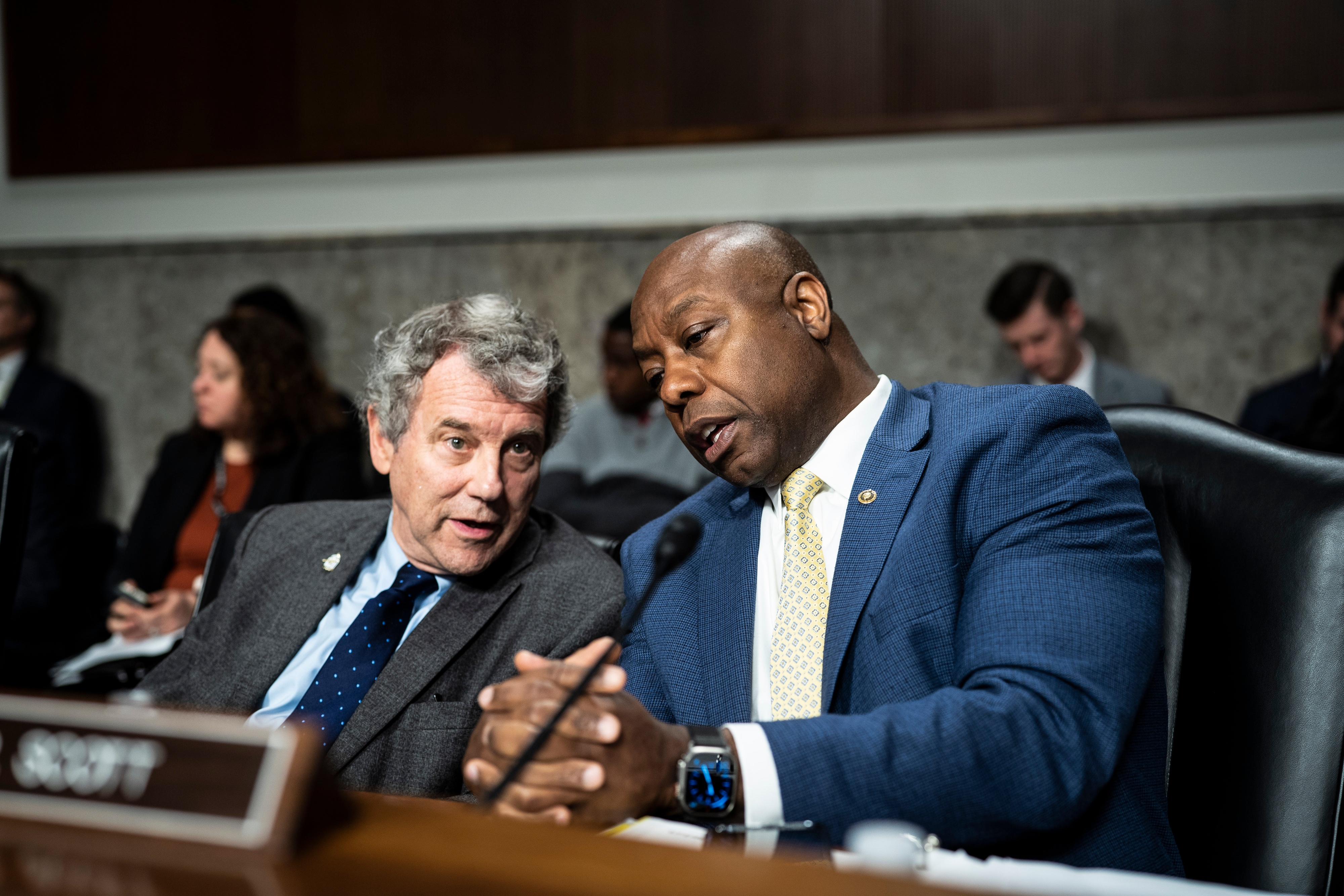 Opinion | Pass the Recoup Act, bipartisan bill to claw back failed bank CEO pay - Vimarsana News