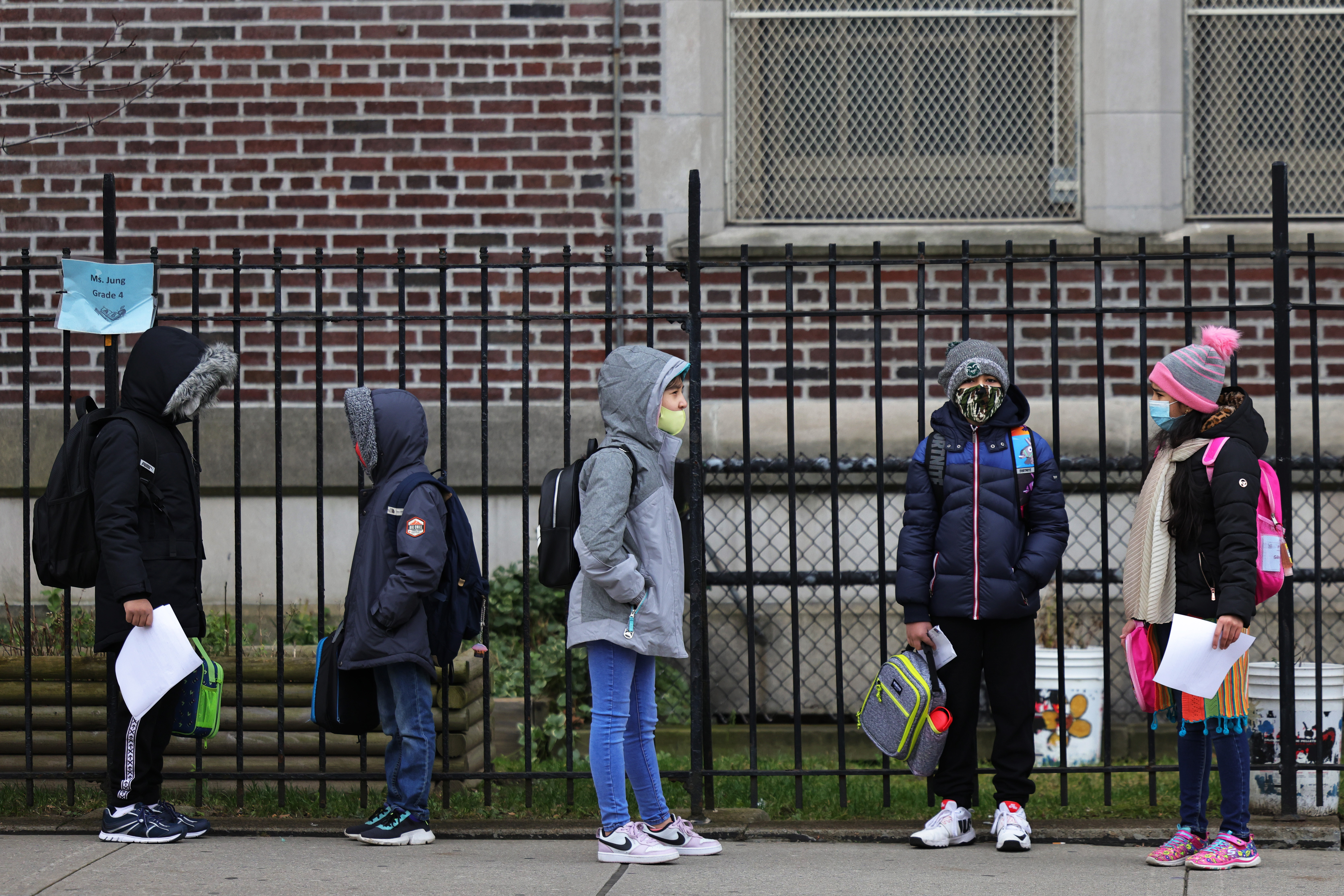 Vaccine Mandate Temporarily Halted In New York City Schools Nation S Largest School System The Washington Post