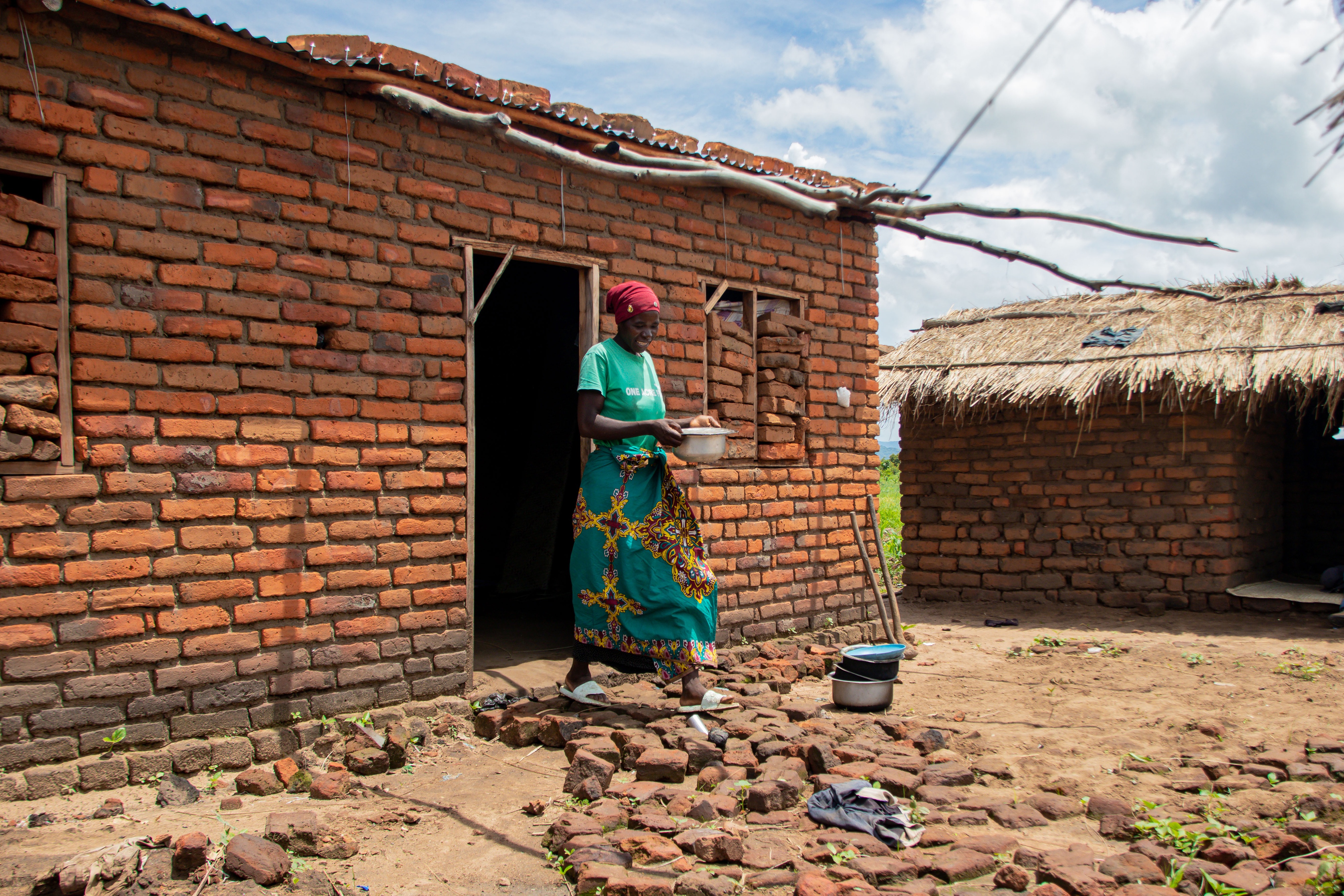 A revolution in helping Africa's poor: cash with no strings attached - Vimarsana News