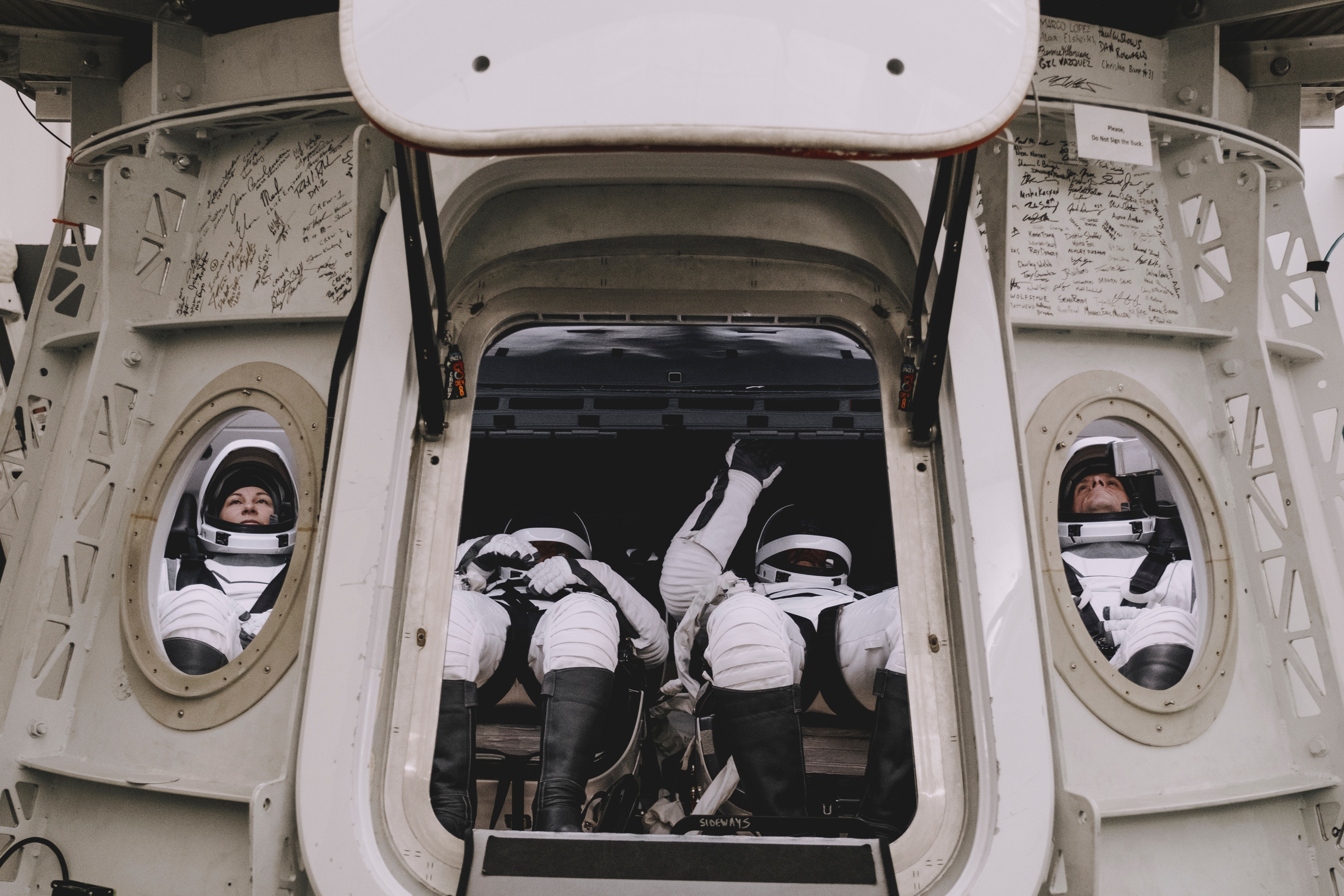 SpaceX Polaris mission aims for first spacewalk by private